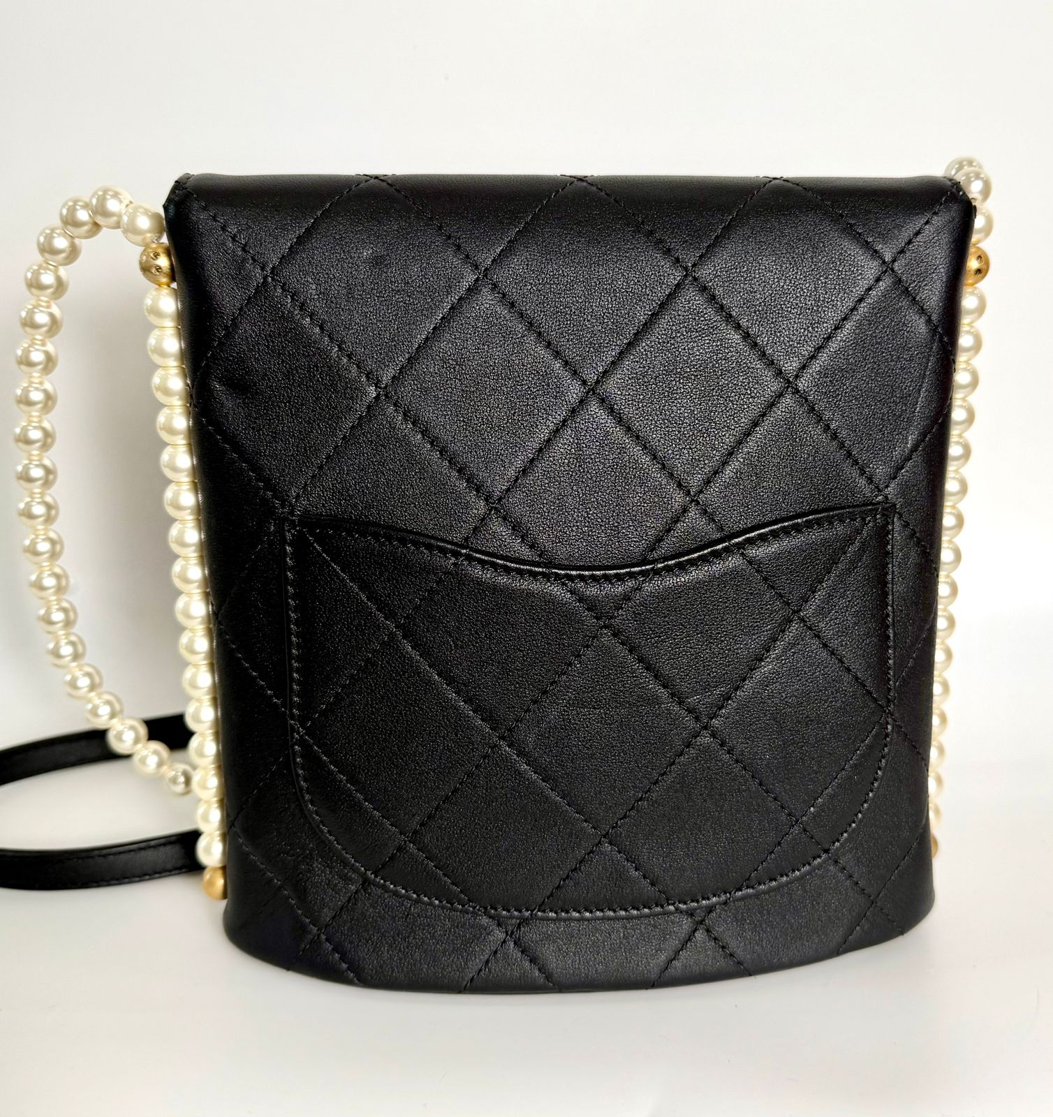 CHANEL QUILTED CALFSKIN ABOUT PEARLS HOBO CROSSBODY BAG