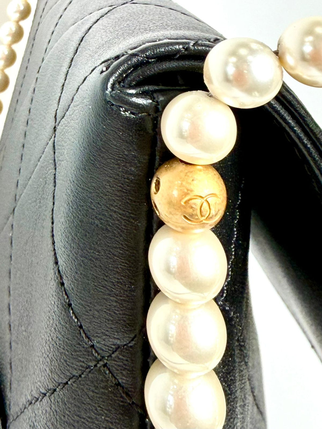 CHANEL QUILTED CALFSKIN ABOUT PEARLS HOBO CROSSBODY BAG