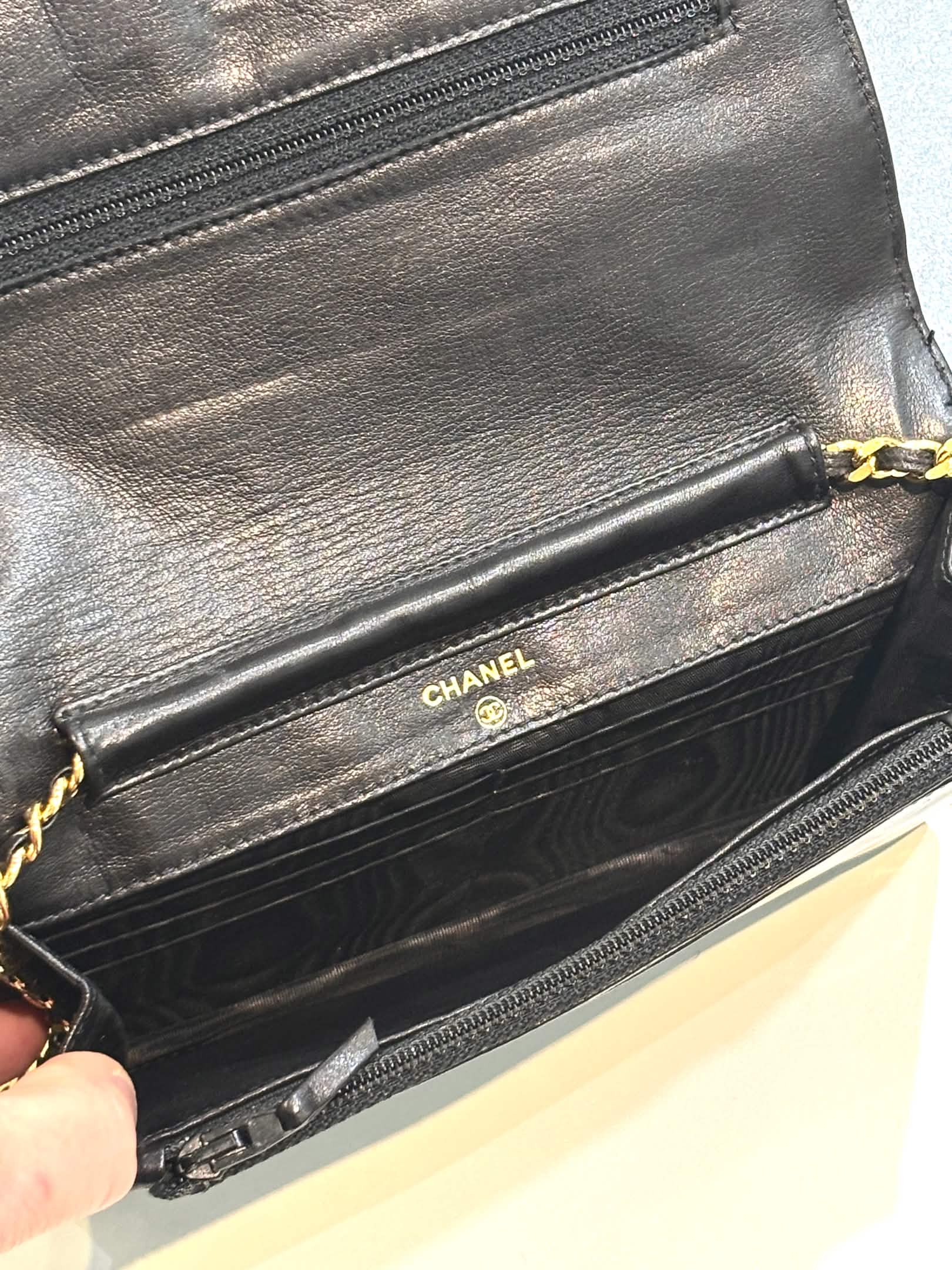 CHANEL CC TIMELESS PATENT LEATHER WALLET ON CHAIN