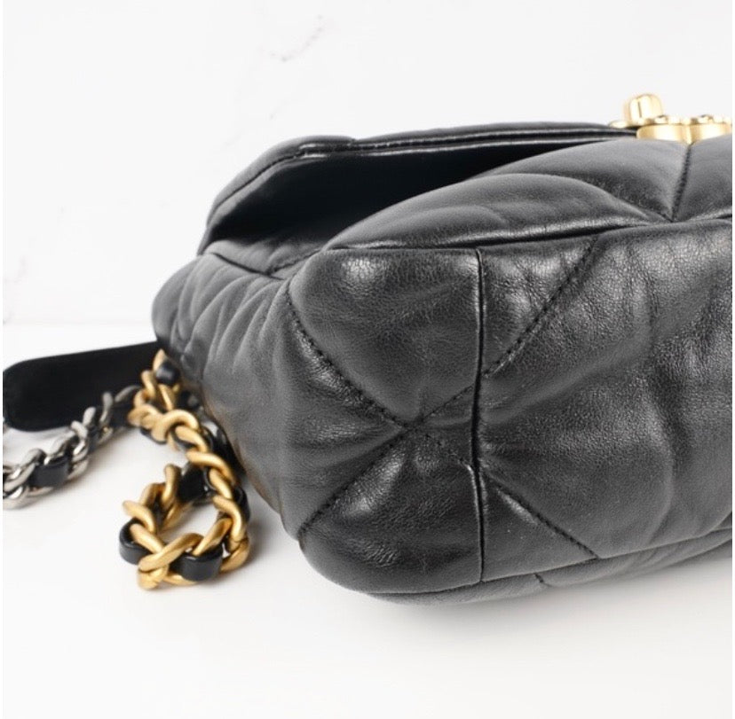 CHANEL QUILTED LAMBSKIN MEDIUM CHANEL 19 FLAP BAG