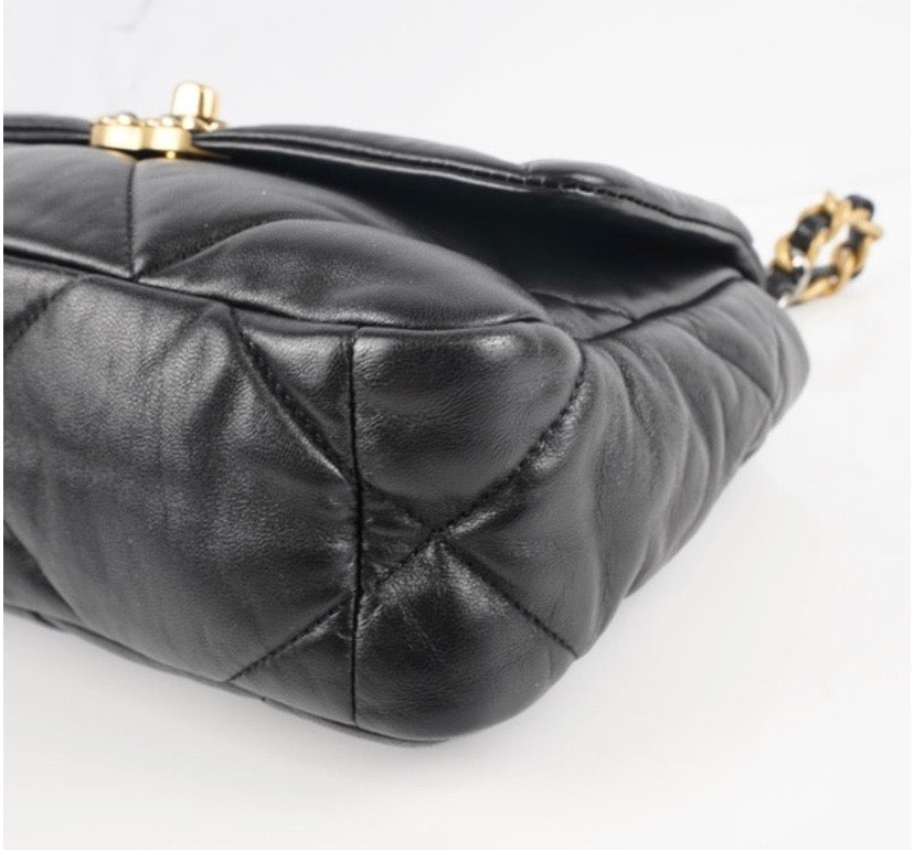CHANEL QUILTED LAMBSKIN MEDIUM CHANEL 19 FLAP BAG