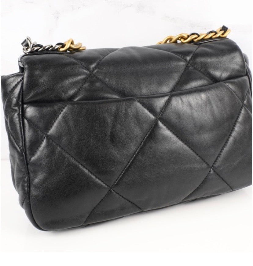 CHANEL QUILTED LAMBSKIN MEDIUM CHANEL 19 FLAP BAG