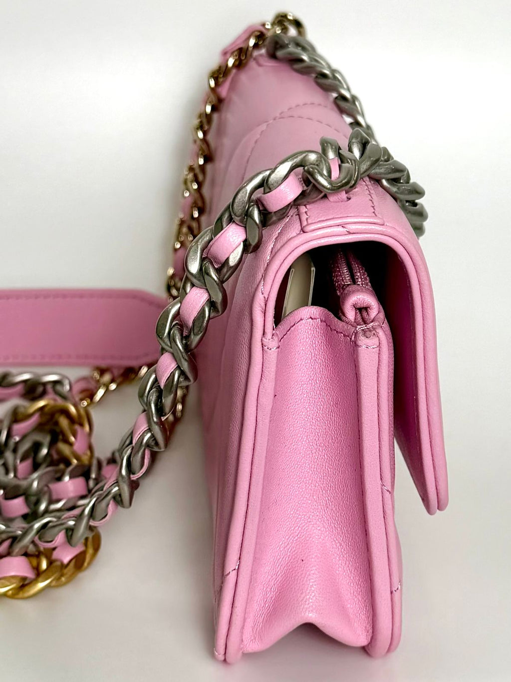 CHANEL 19 QUILTED LAMBSKIN WALLET ON CHAIN
