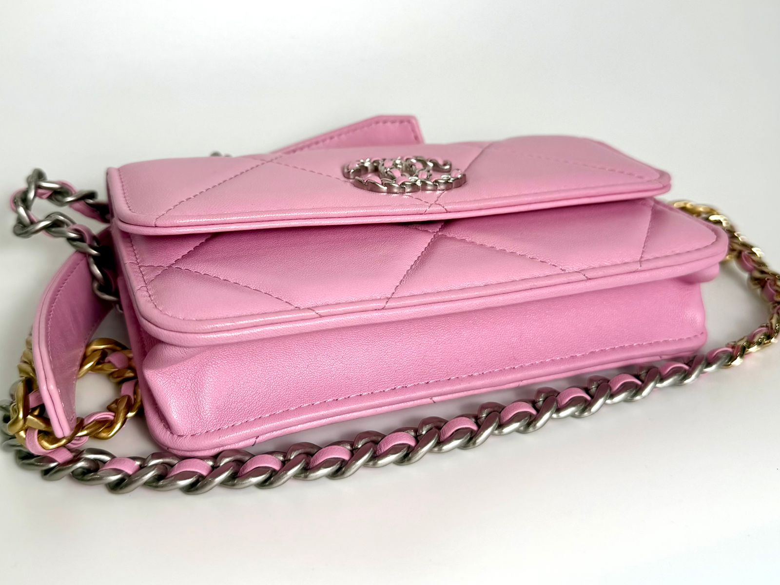 CHANEL 19 QUILTED LAMBSKIN WALLET ON CHAIN