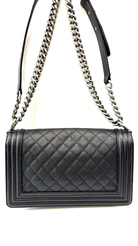 CHANEL CAVIAR DIAMOND QUILTED MEDIUM BOY BAG