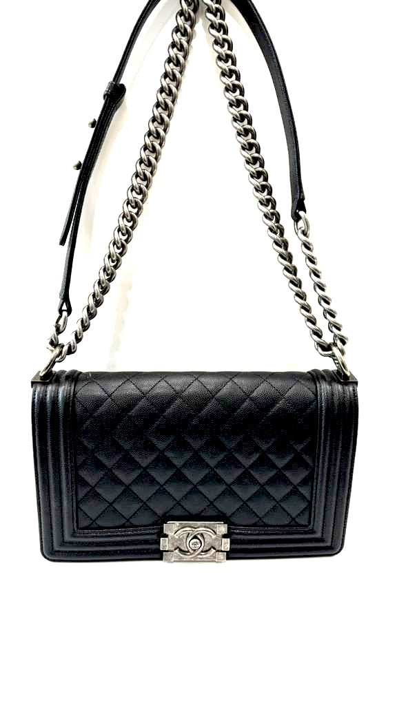CHANEL CAVIAR DIAMOND QUILTED MEDIUM BOY BAG