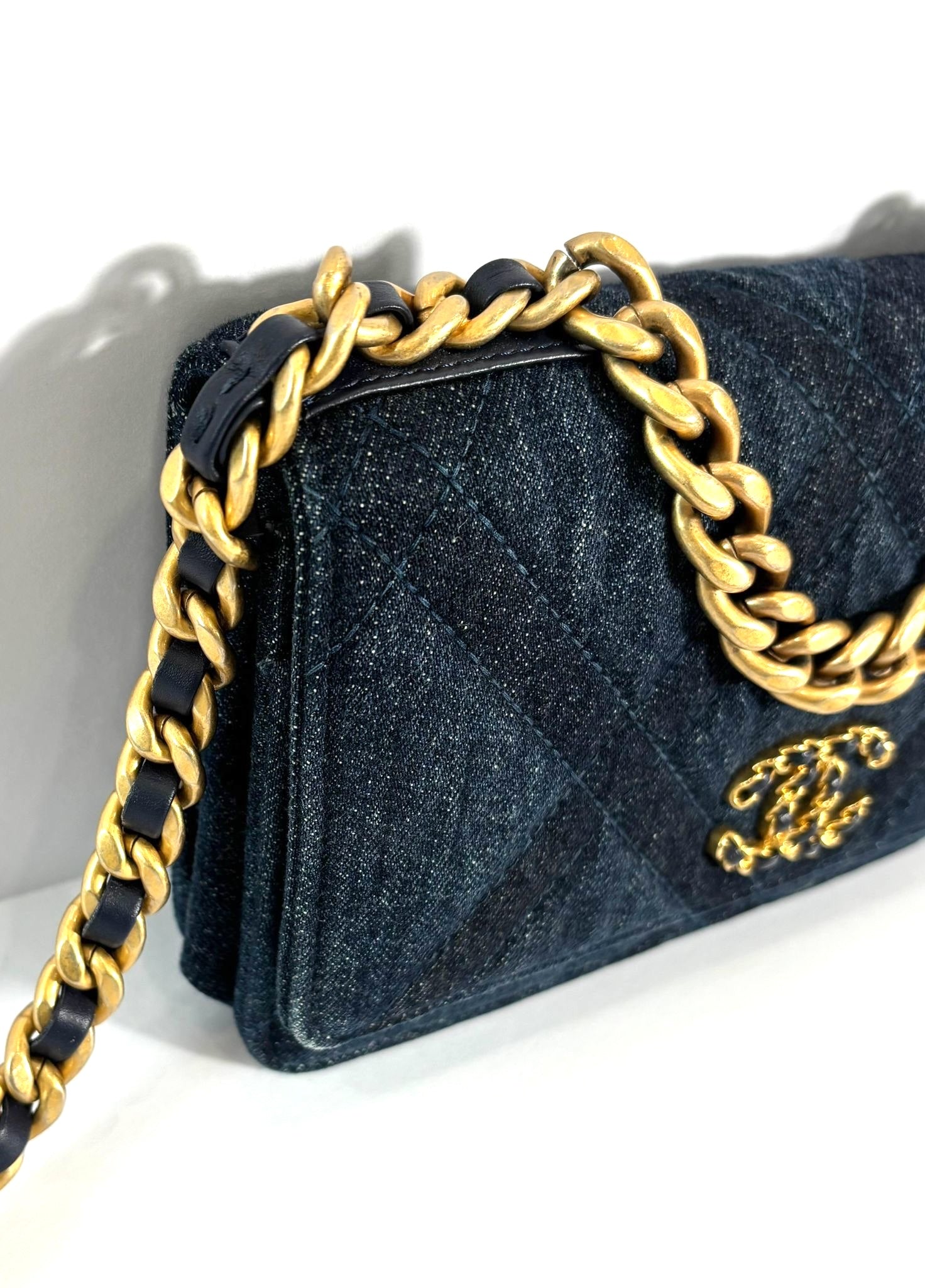 CHANEL DENIM QUILTED CHANEL 19 WALLET ON CHAIN