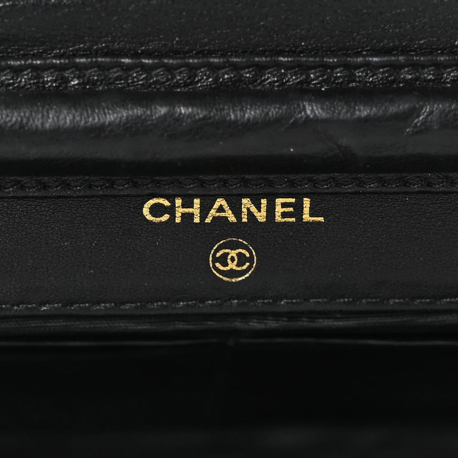 CHANEL CC TIMELESS PATENT LEATHER WALLET ON CHAIN