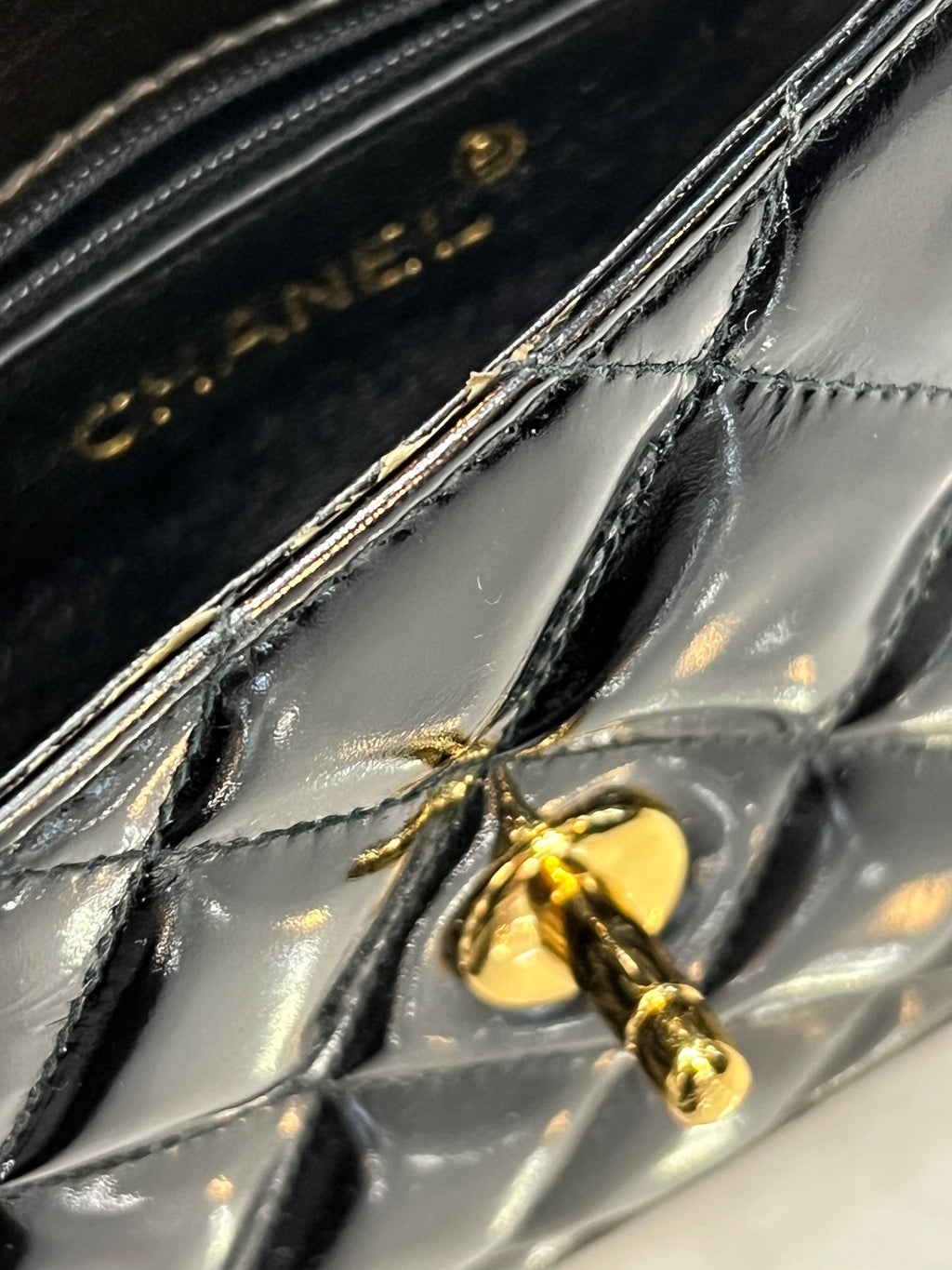 CHANEL QUILTED PATENT LEATHER VINTAGE BUM BAG