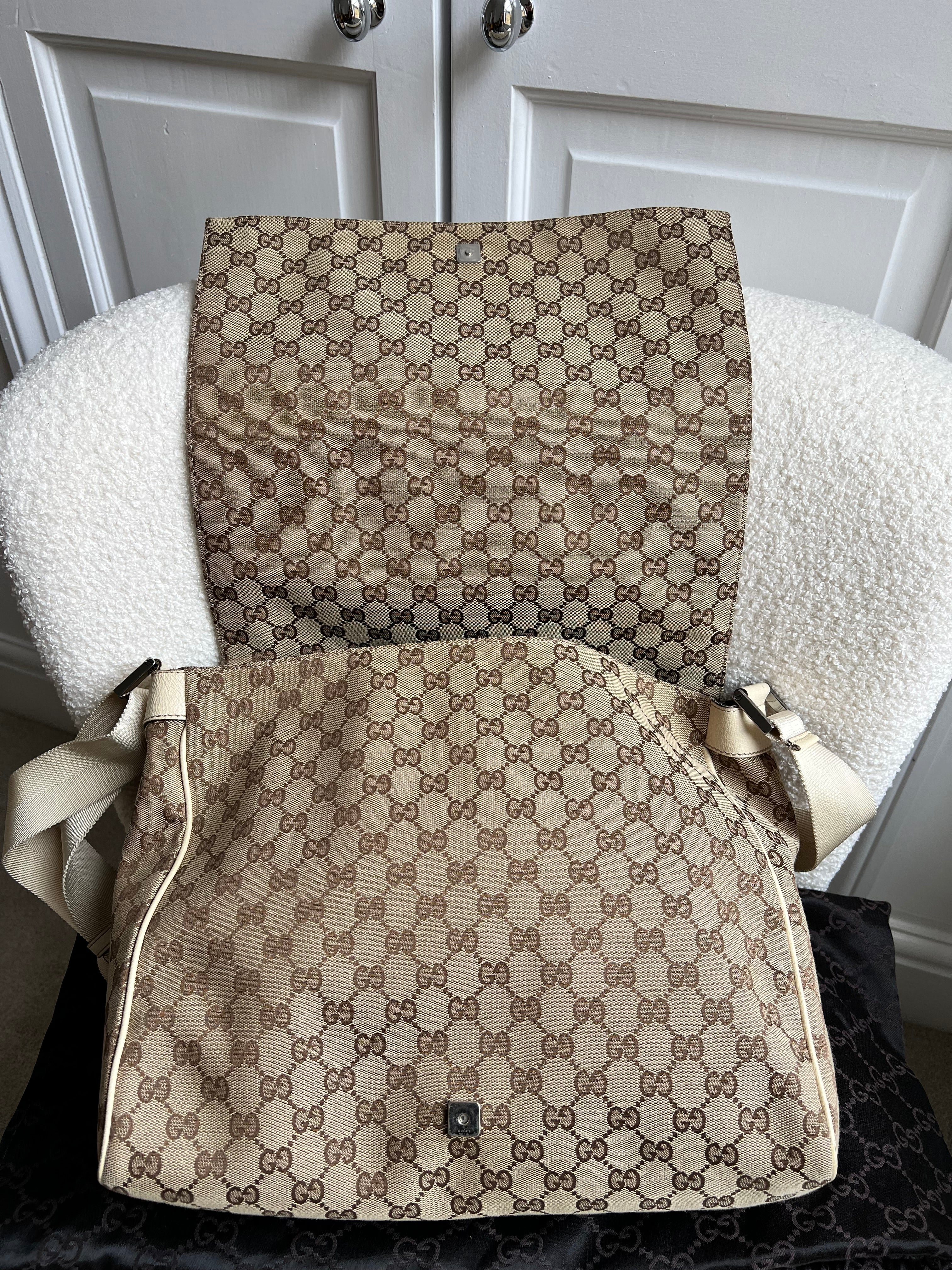Gucci GG White Beige Canvas Messenger Bag