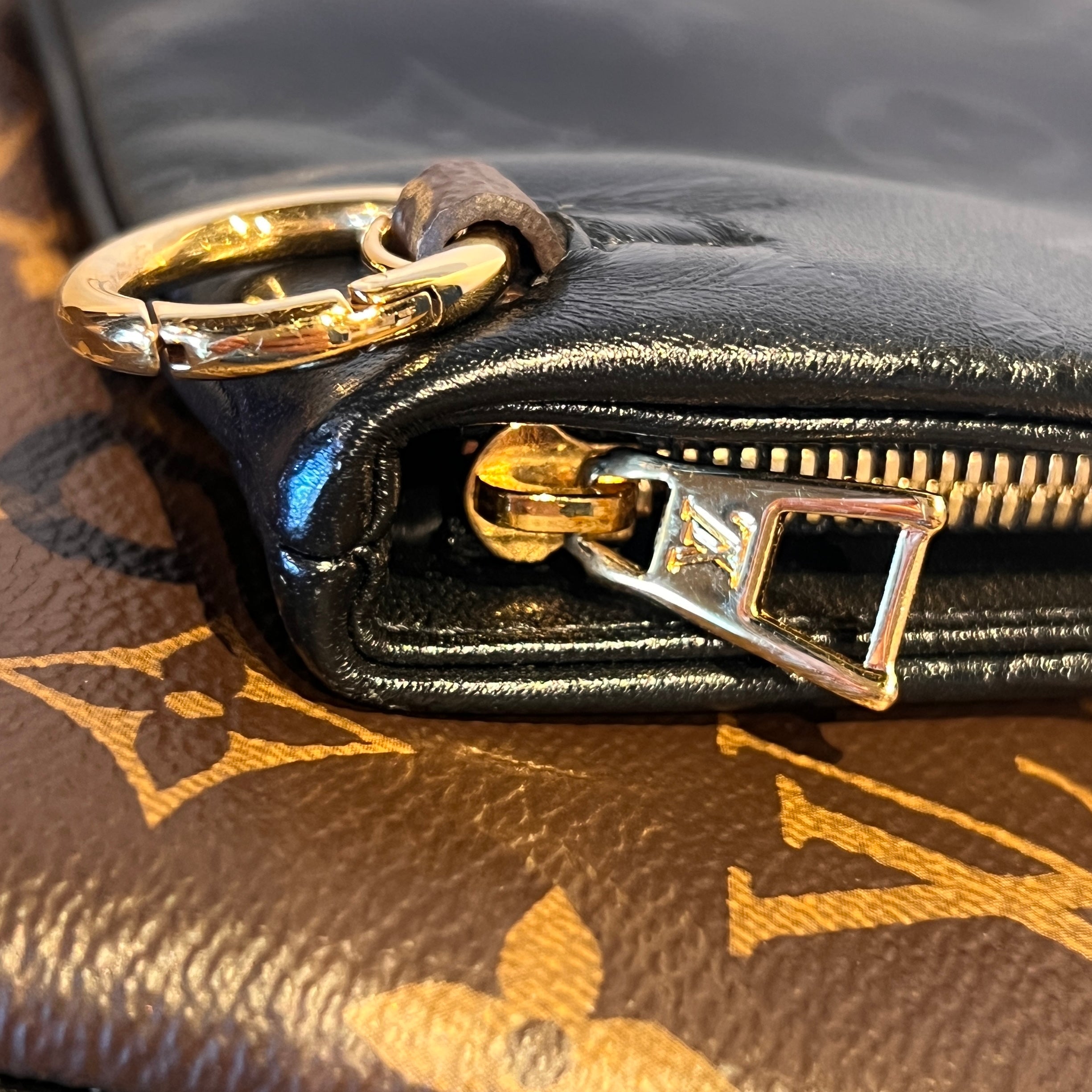 LOUIS VUITTON Monogram Reverse LV3