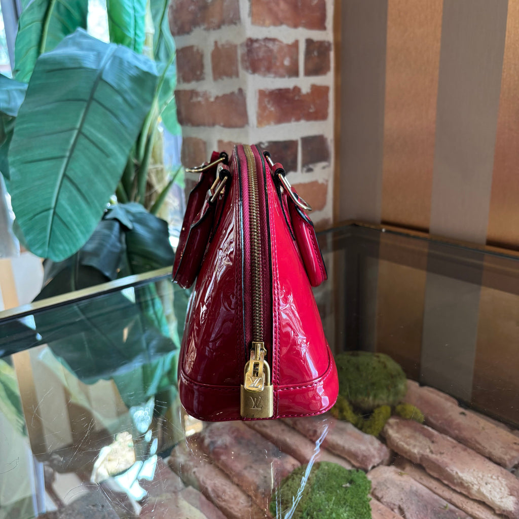 LOUIS VUITTON Red Alma Vernis BB