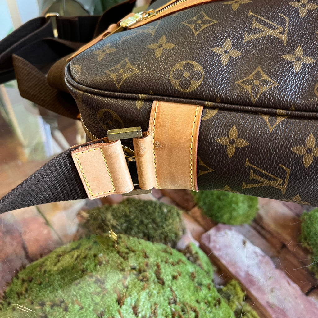 LOUIS VUITTON Sac Bosphore Brown Monogram Messenger Bag