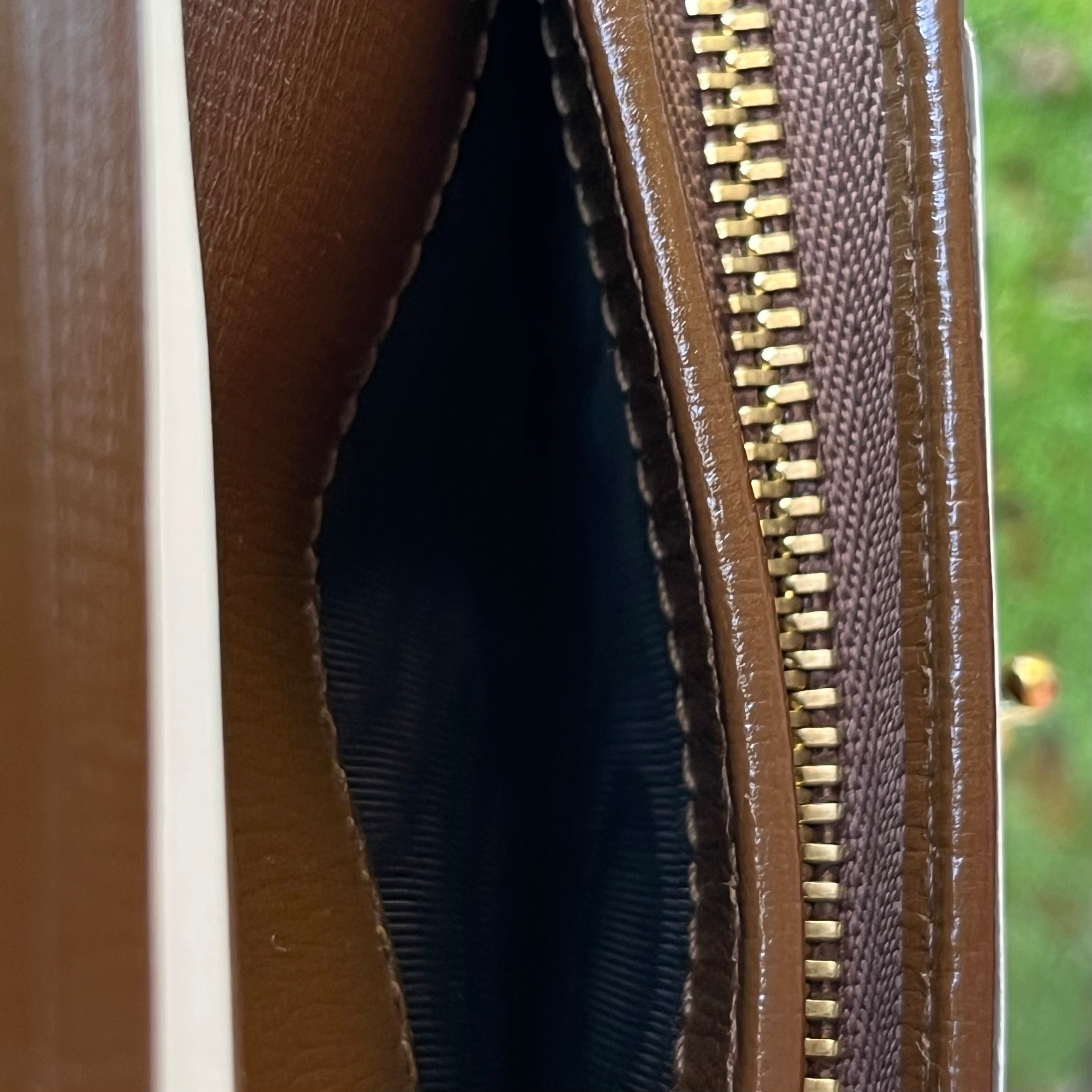 GUCCI GG Supreme Coated Canvas Piston Lock Ophidia Wallet