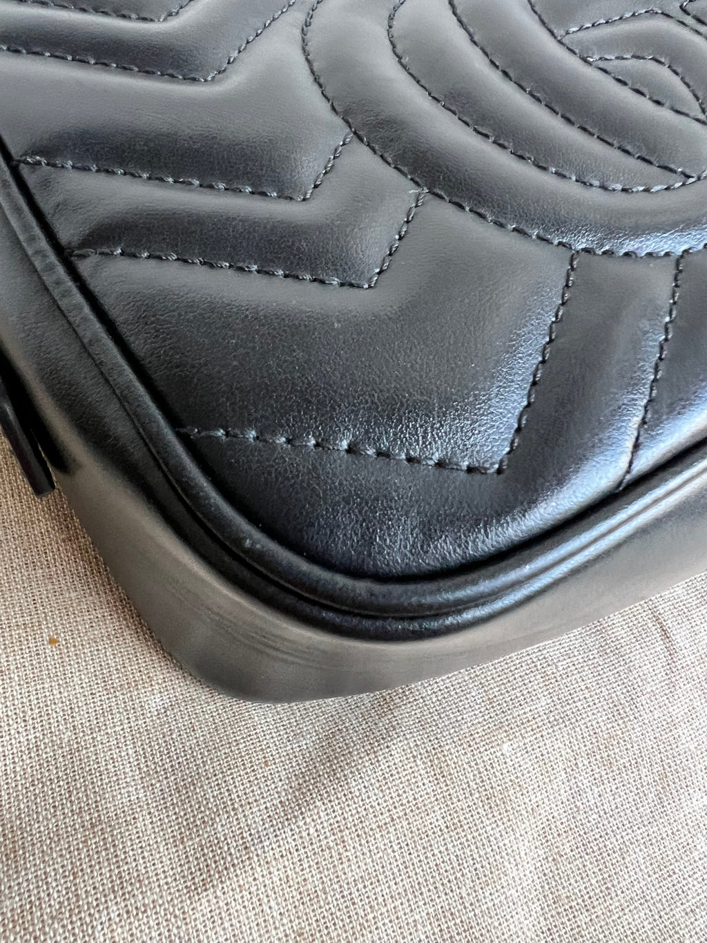Gucci GG Black Marmont Mini Shoulder Bag (RRP £1,360)