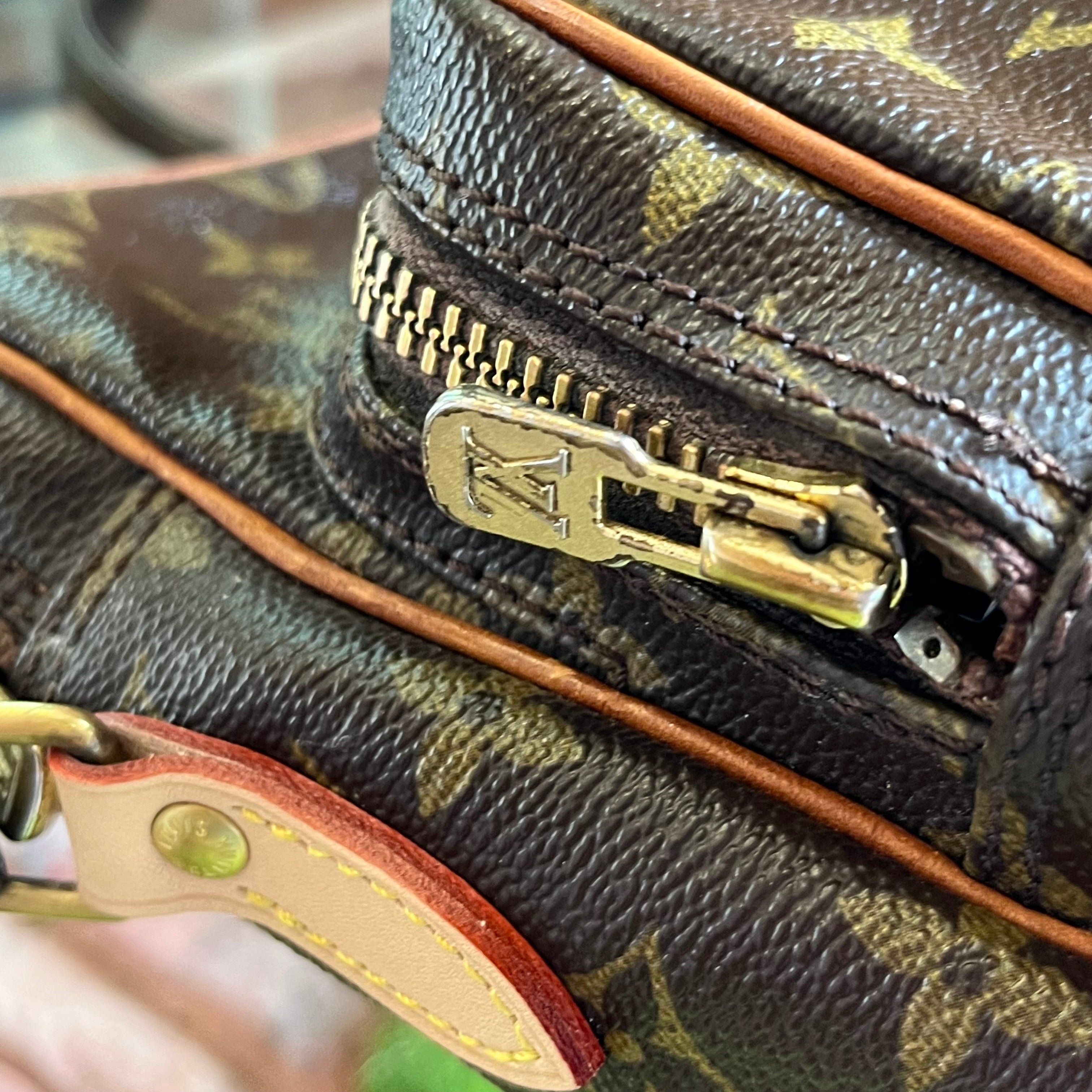 LOUIS VUITTON Amazone Vintage Brown Monogram Canvas Crossbody