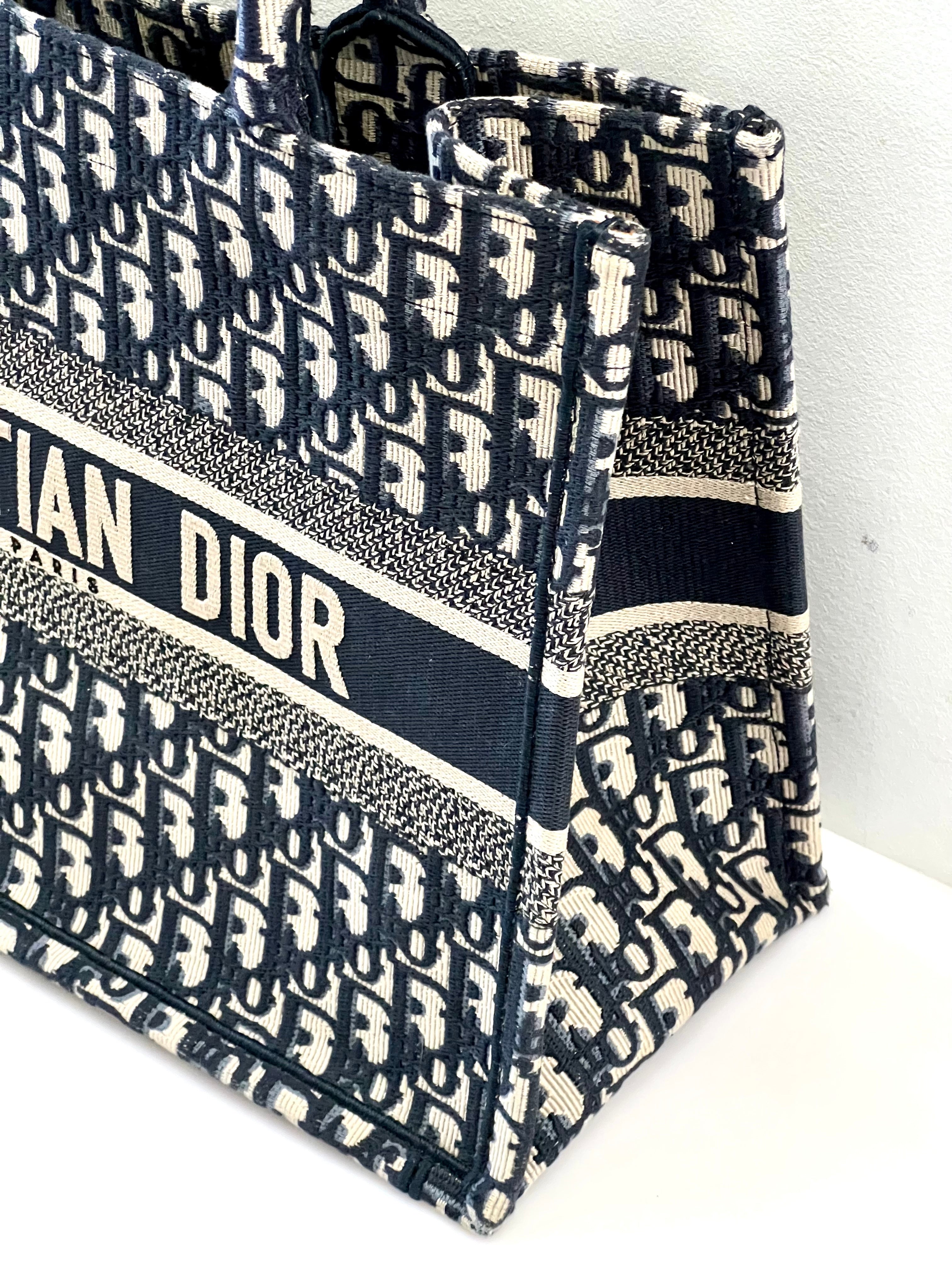 CHRISTIAN DIOR MEDIUM OBLIQUE BOOK TOTE BAG