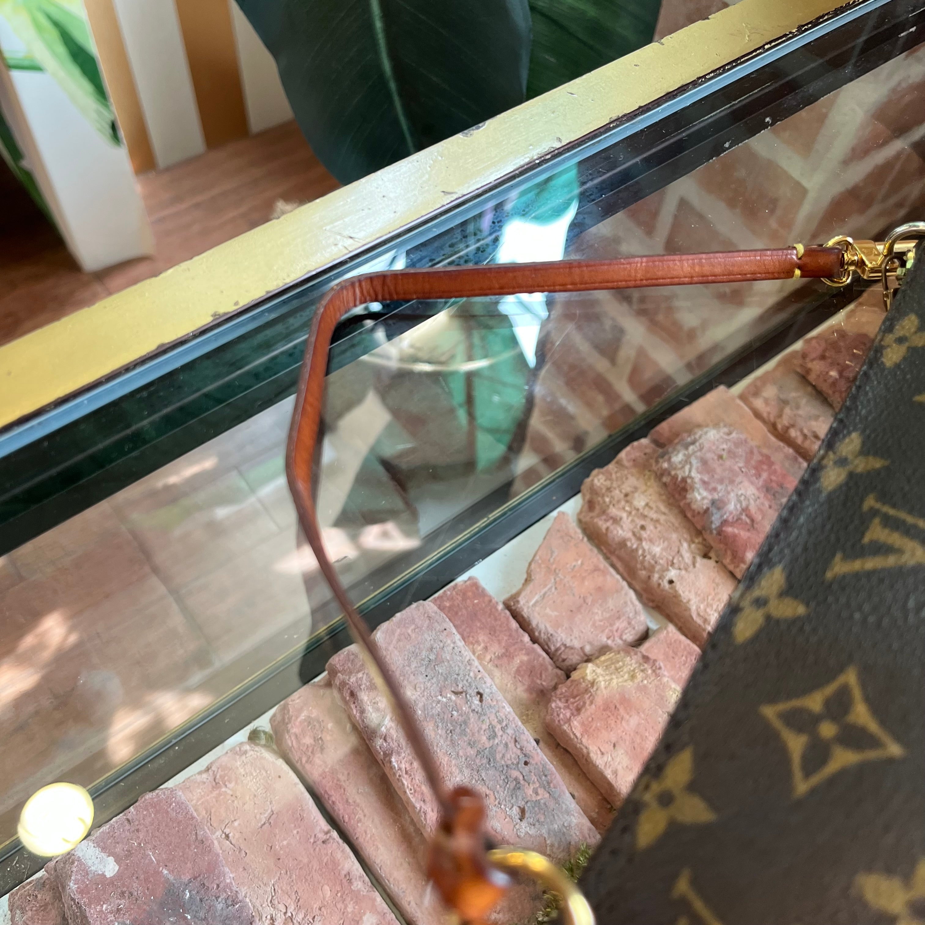 LOUIS VUITTON Pochette Accessories Brown Monogram Canvas Shoulder Bag