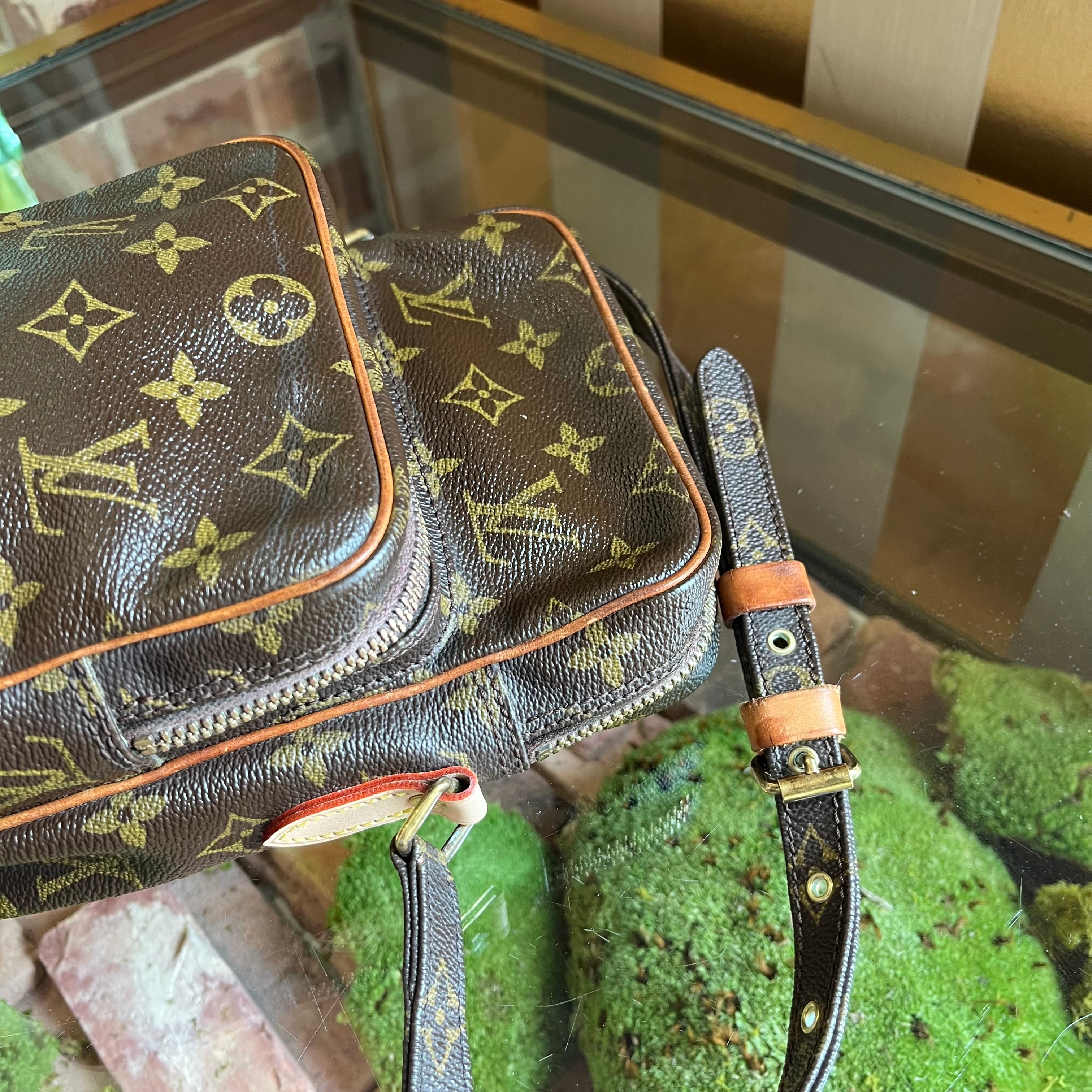 LOUIS VUITTON Amazone Vintage Brown Monogram Canvas Crossbody