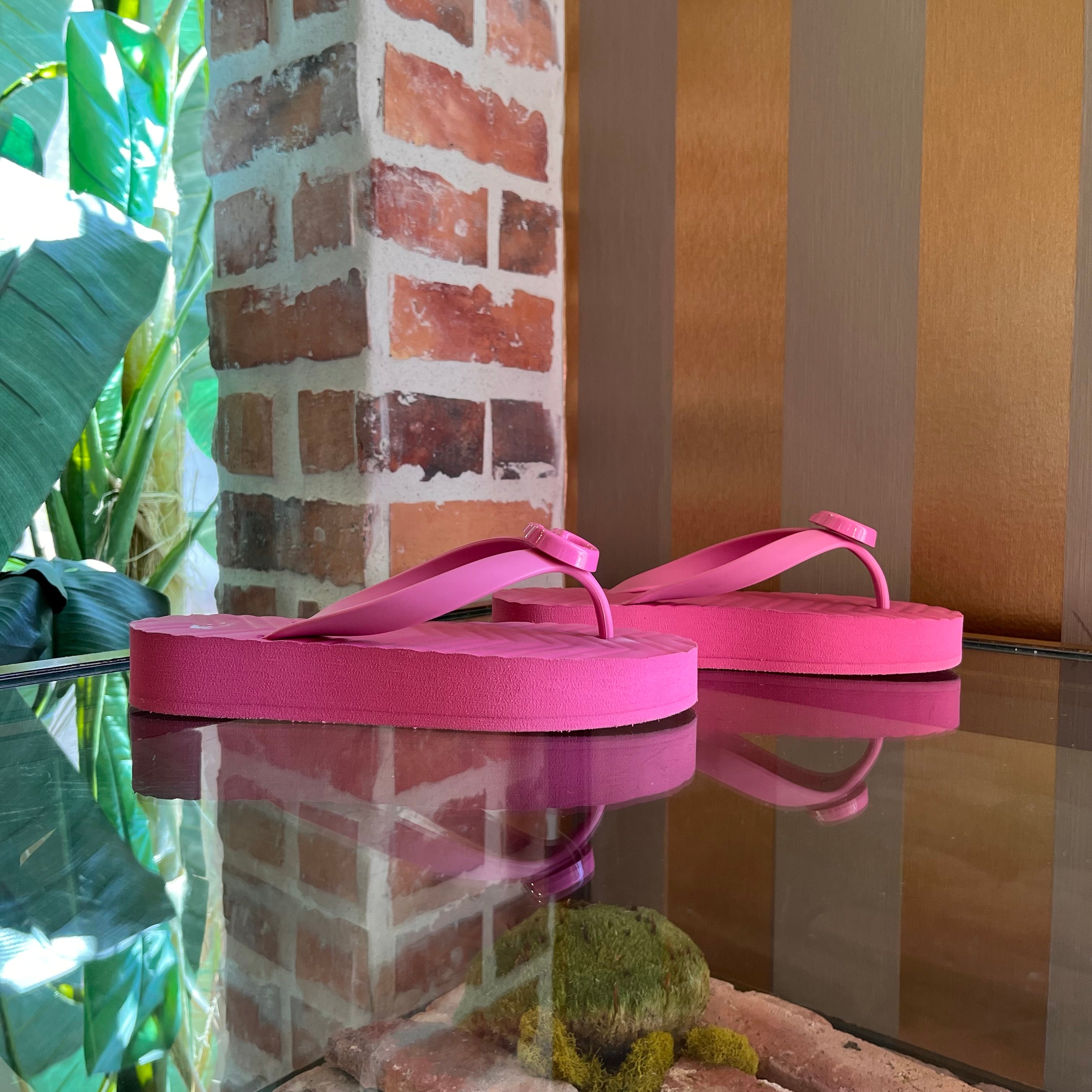GUCCI GG Pink Marmont Rubber Flip Flops SZ 34 (US 4)