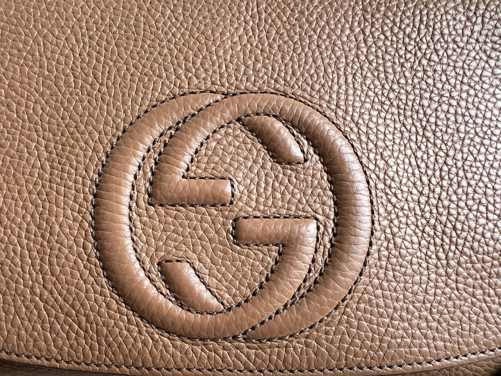 Gucci Beige Soho Chain Crossbody Flap Bag
