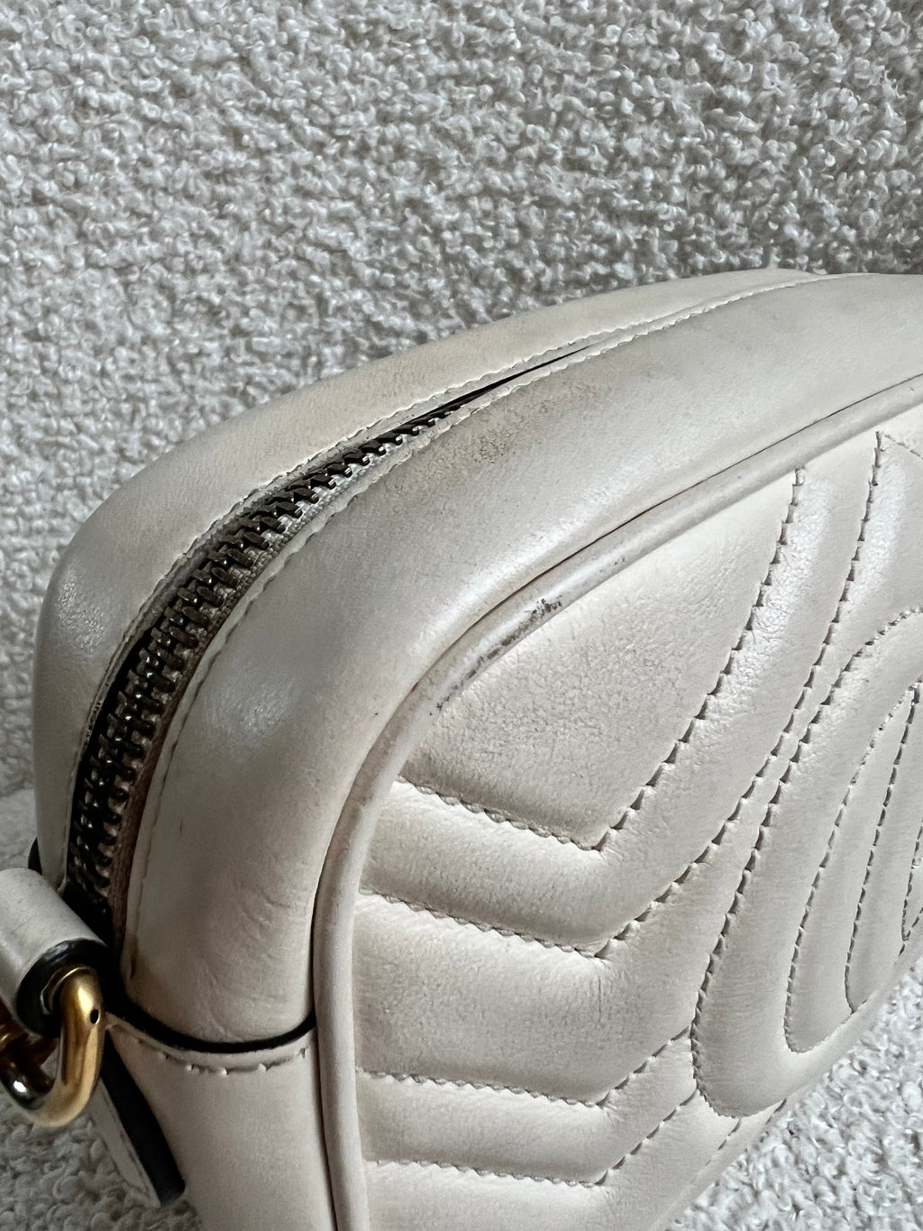 Gucci GG White Marmont Mini Shoulder Bag (RRP £1,360)