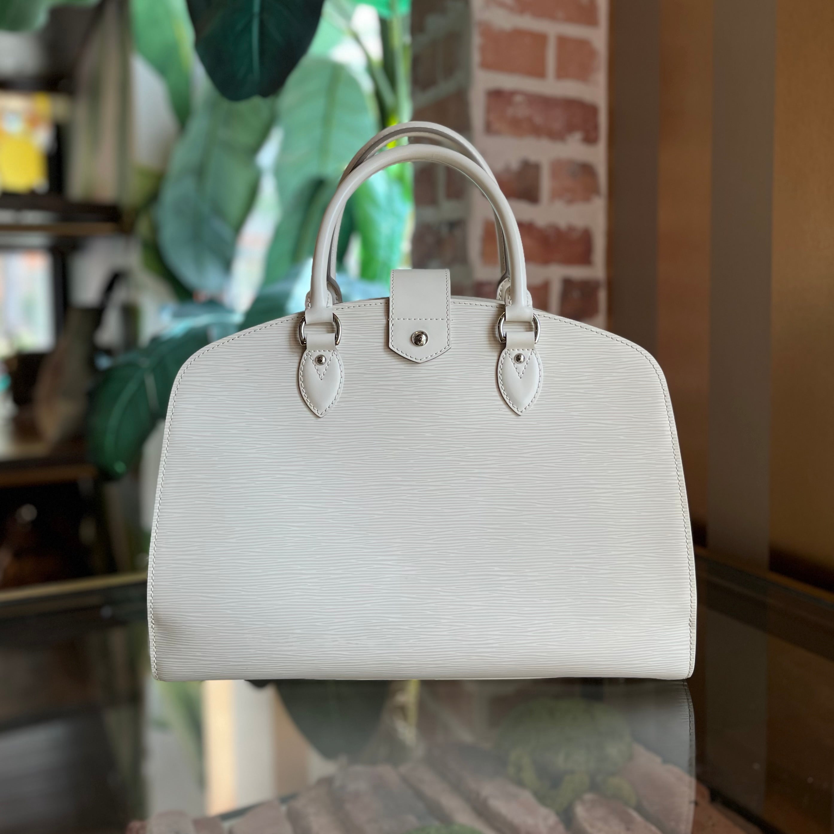 LOUIS VUITTON Pont Neuf White Epi Leather Satchel Bag