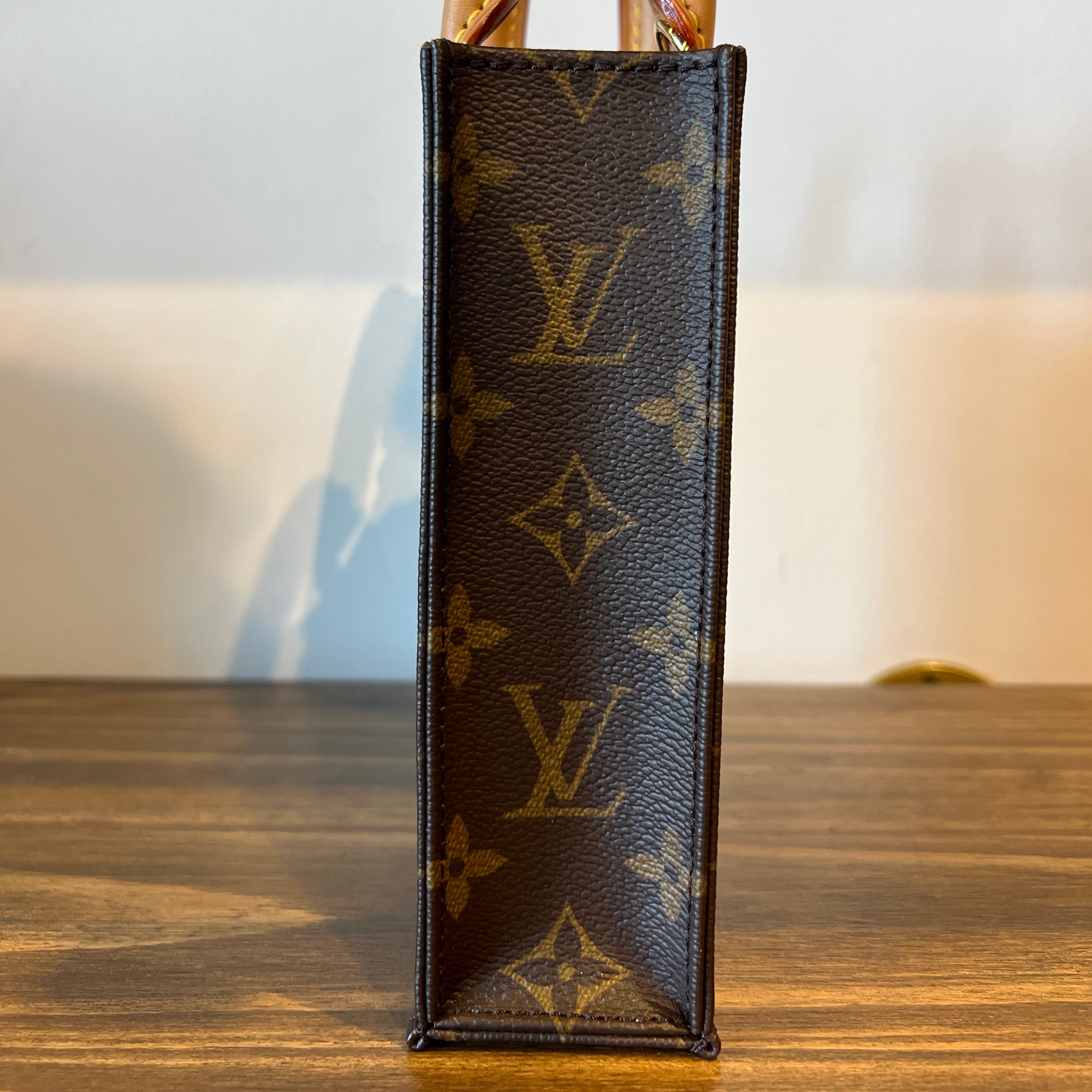 LOUIS VUITTON Monogram Petit Sac Plat
