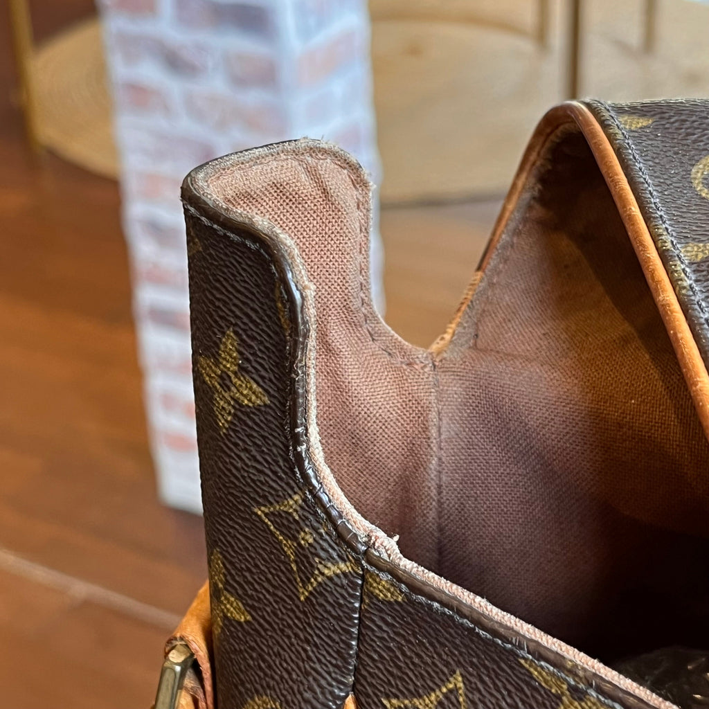 LOUIS VUITTON Abbesses Brown Monogram Canvas Messenger Bag