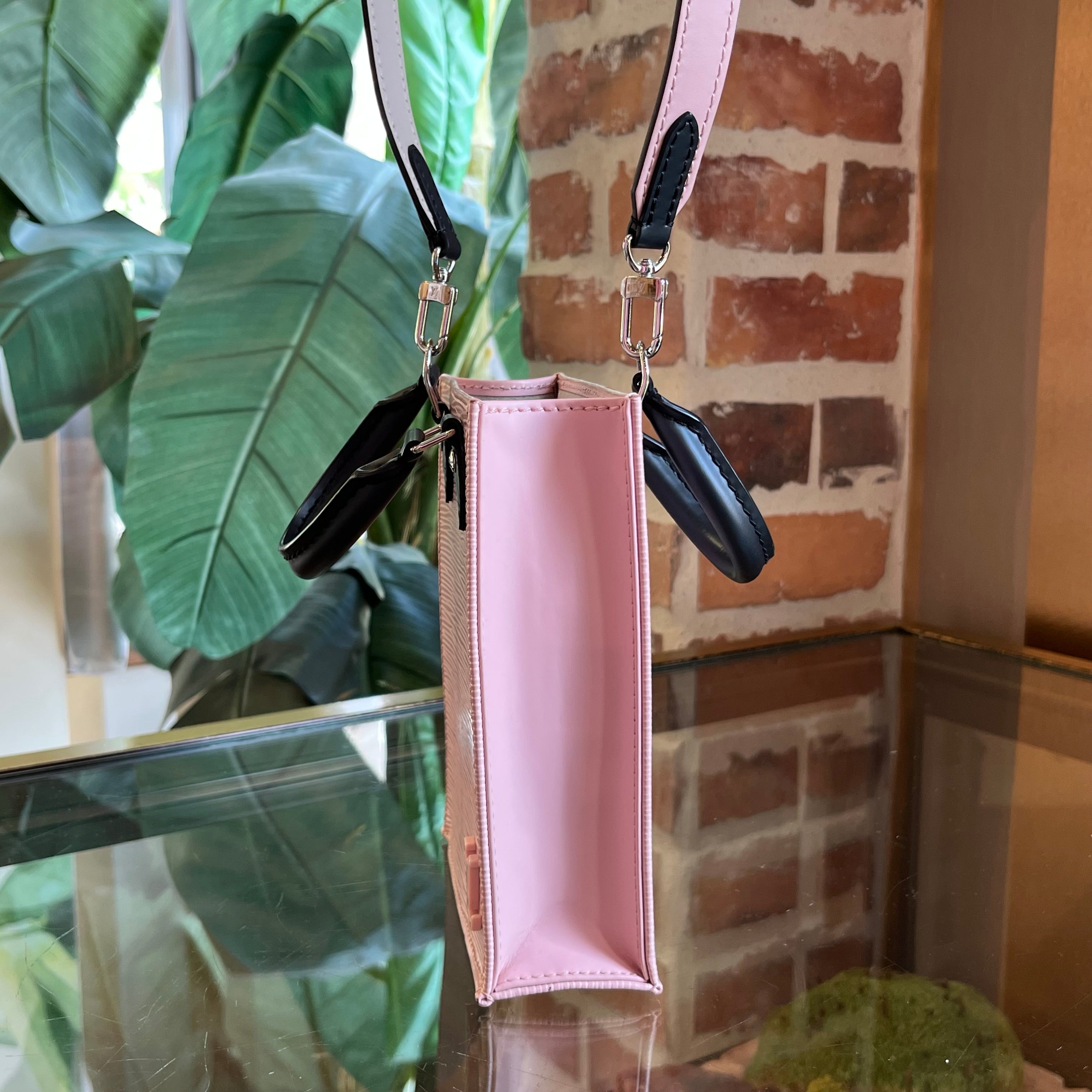 LOUIS VUITTON Sac Plat Petite Pink Epi Leather Tote Bag
