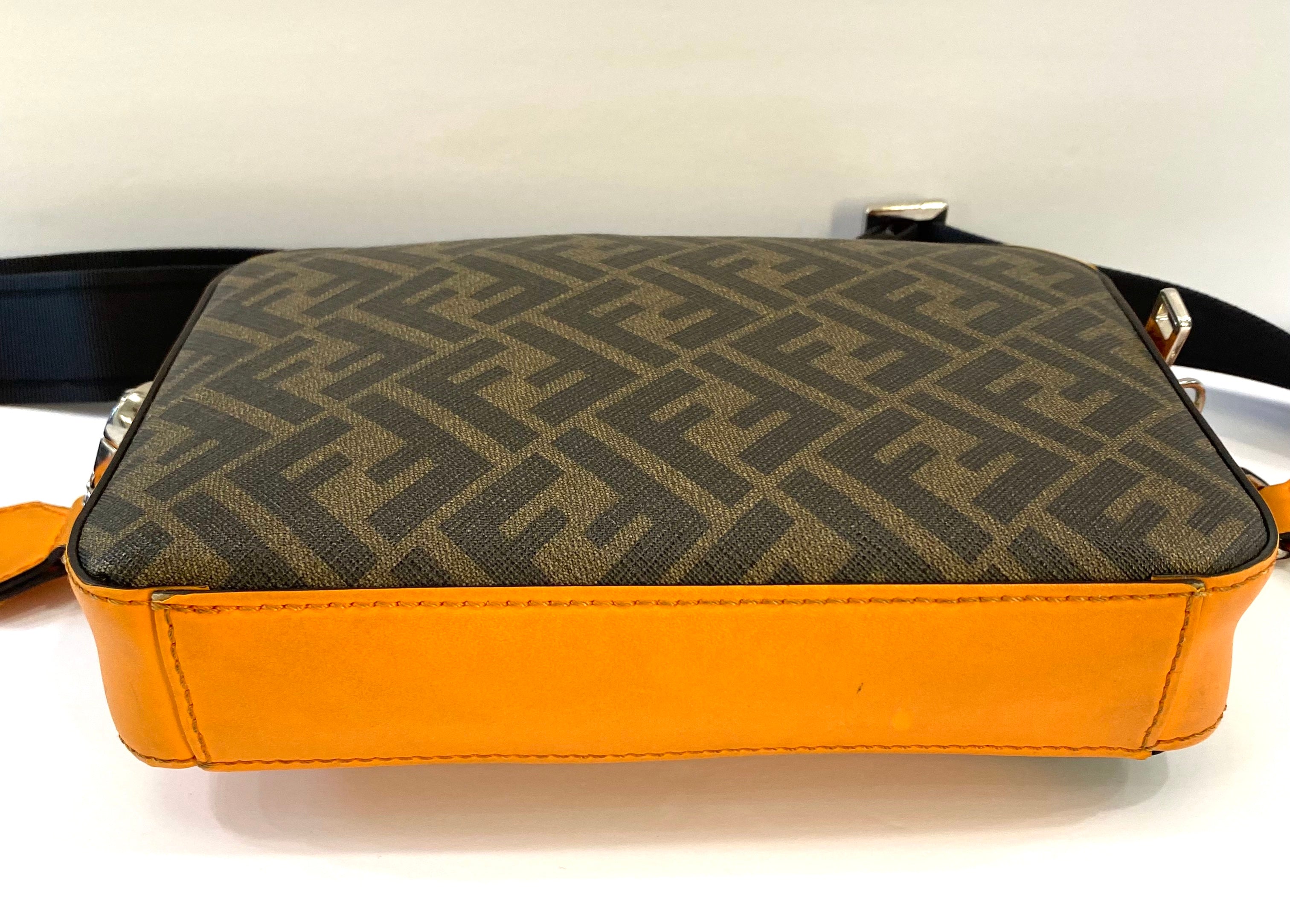 FENDI VITELLO LIBERTY CENTURY FF 1974 LOGO CAMERA BAG