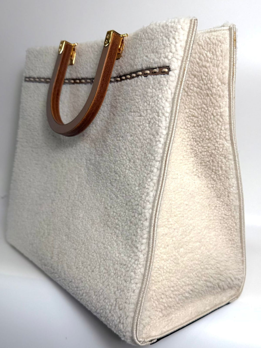 FENDI SHEARLING SUNSHINE TOTE MEDIUM BAG (LIMITED EDITION)