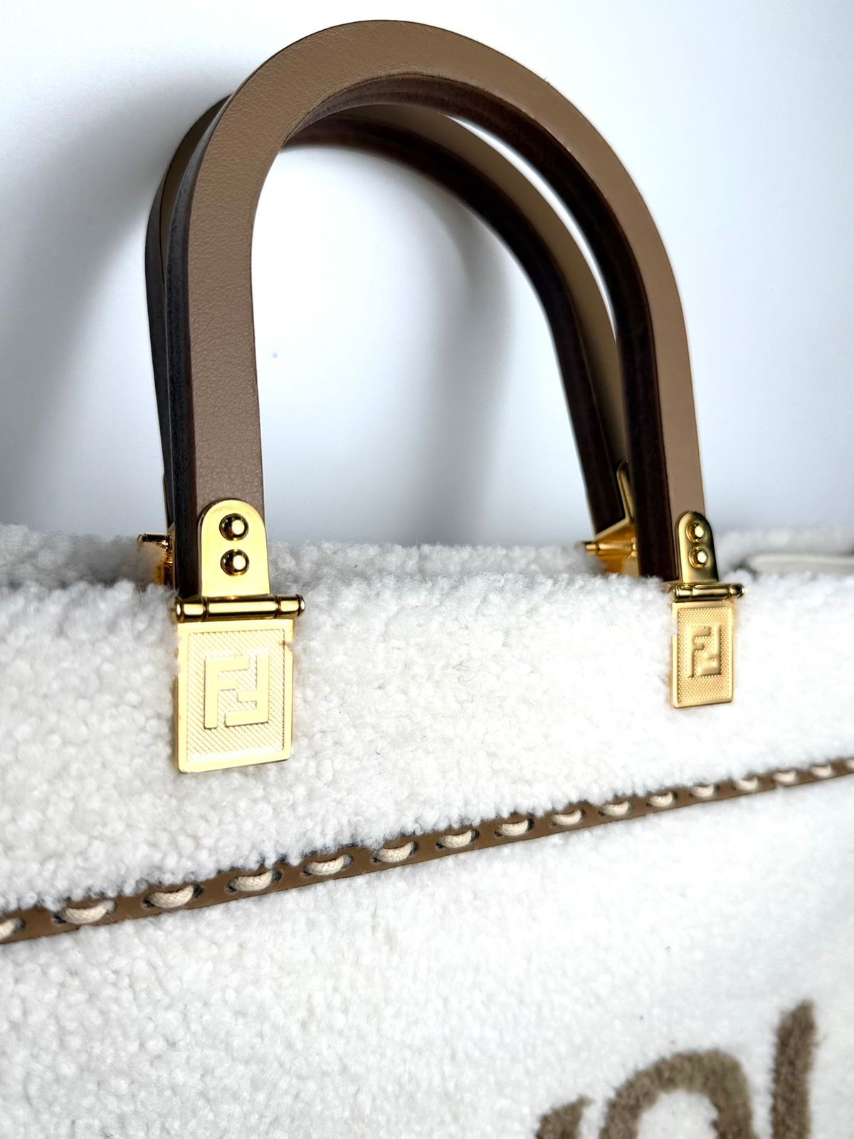 FENDI SHEARLING SUNSHINE TOTE MEDIUM BAG (LIMITED EDITION)