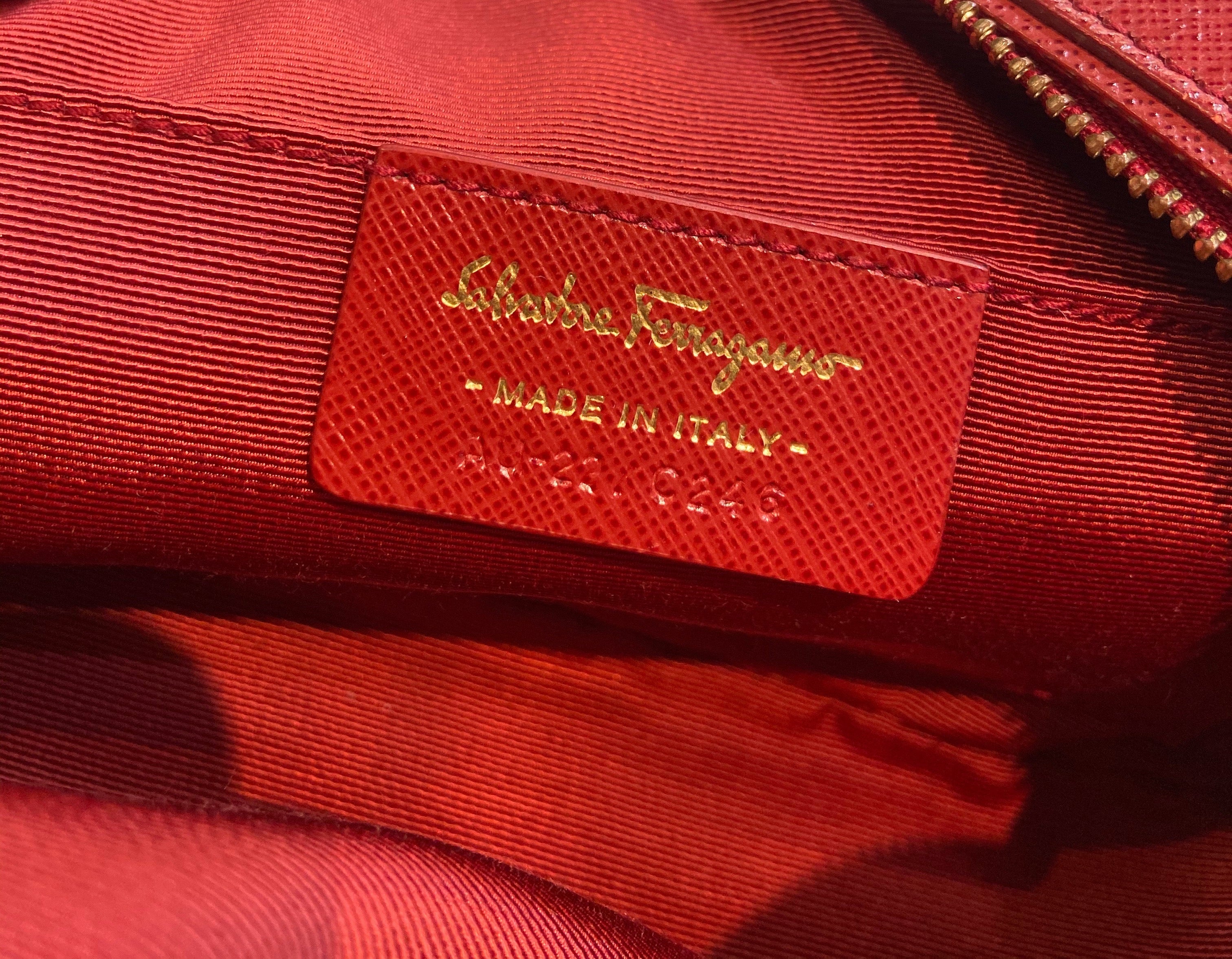 FERRAGAMO GRAINED LEATHER SMALL GANCINI CAMERA BAG