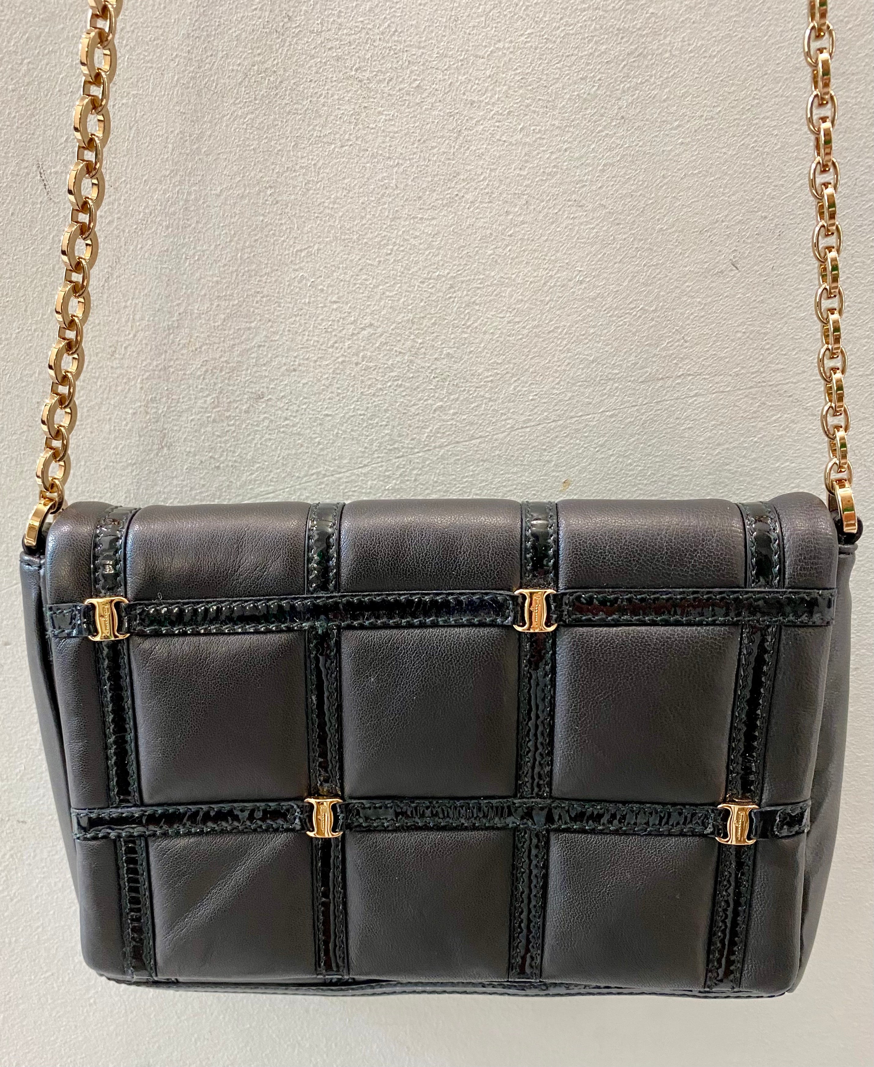 SALVATORE FERRAGAMO VARA QUILTED SOFT LEATHER CHAIN CROSSBODY BAG