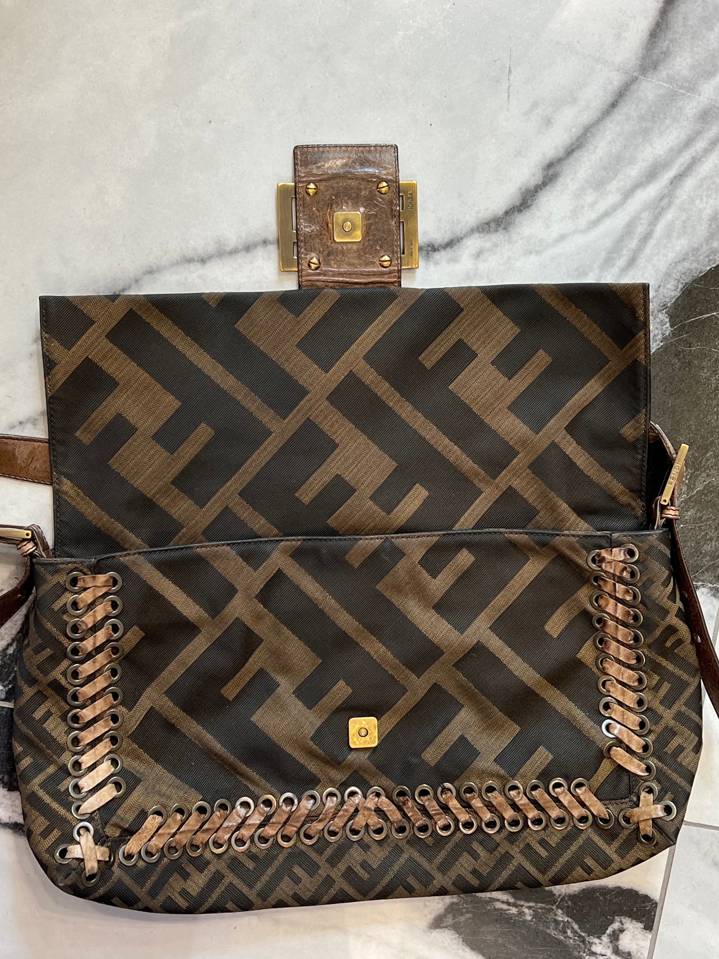 FENDI VINTAGE MAXI BAGUETTE SHOULDER BAG