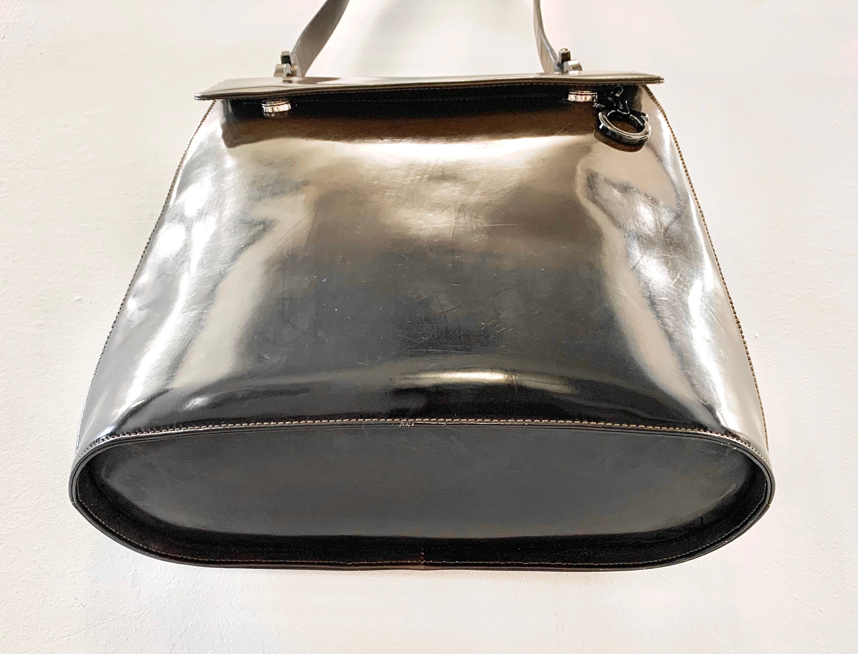 SALVATORE FERRAGAMO GANCINI GRADIENT PATENT LEATHER BAG