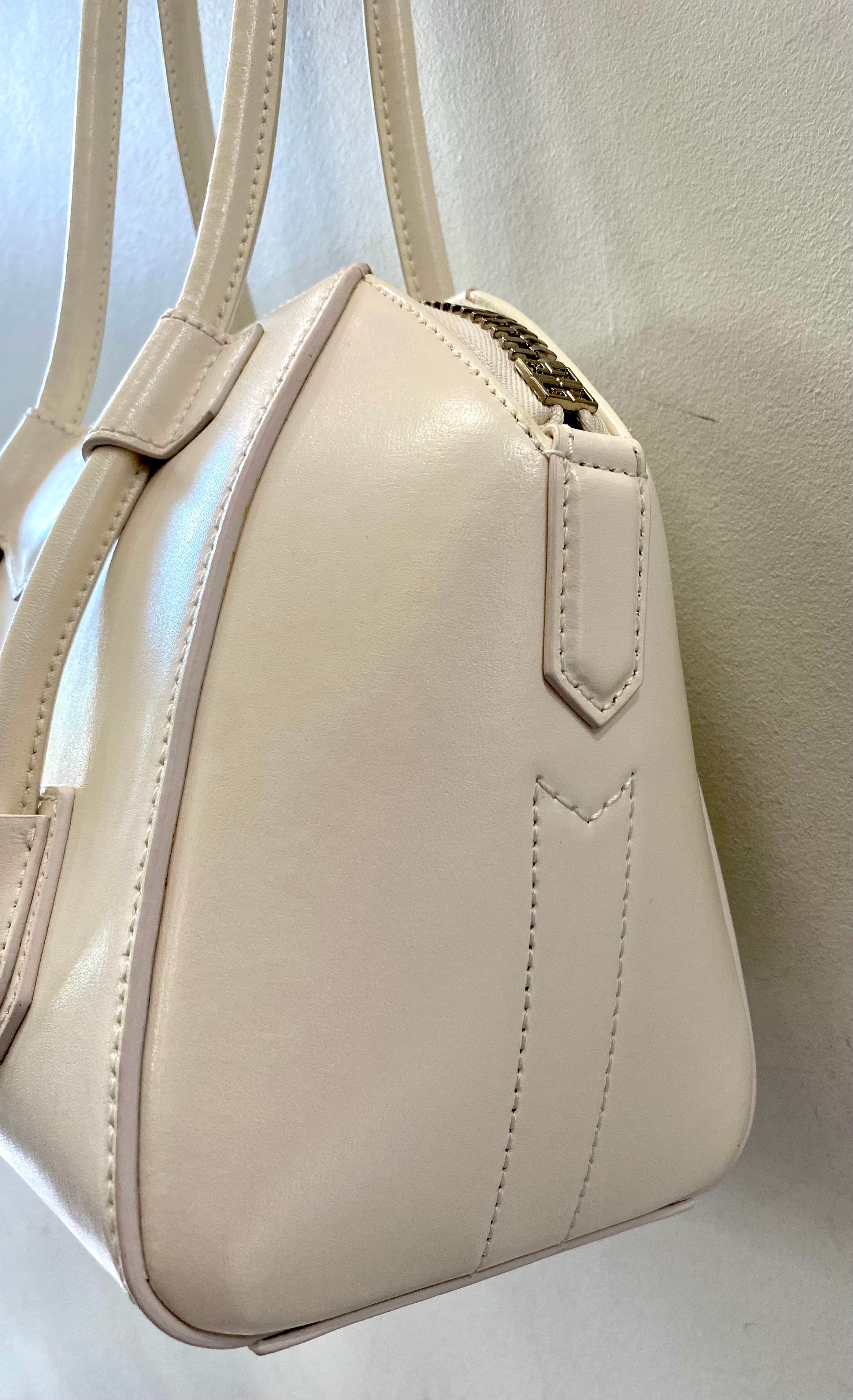 GIVENCHY MINI ANTIGONA BOX LEATHER HANDBAG