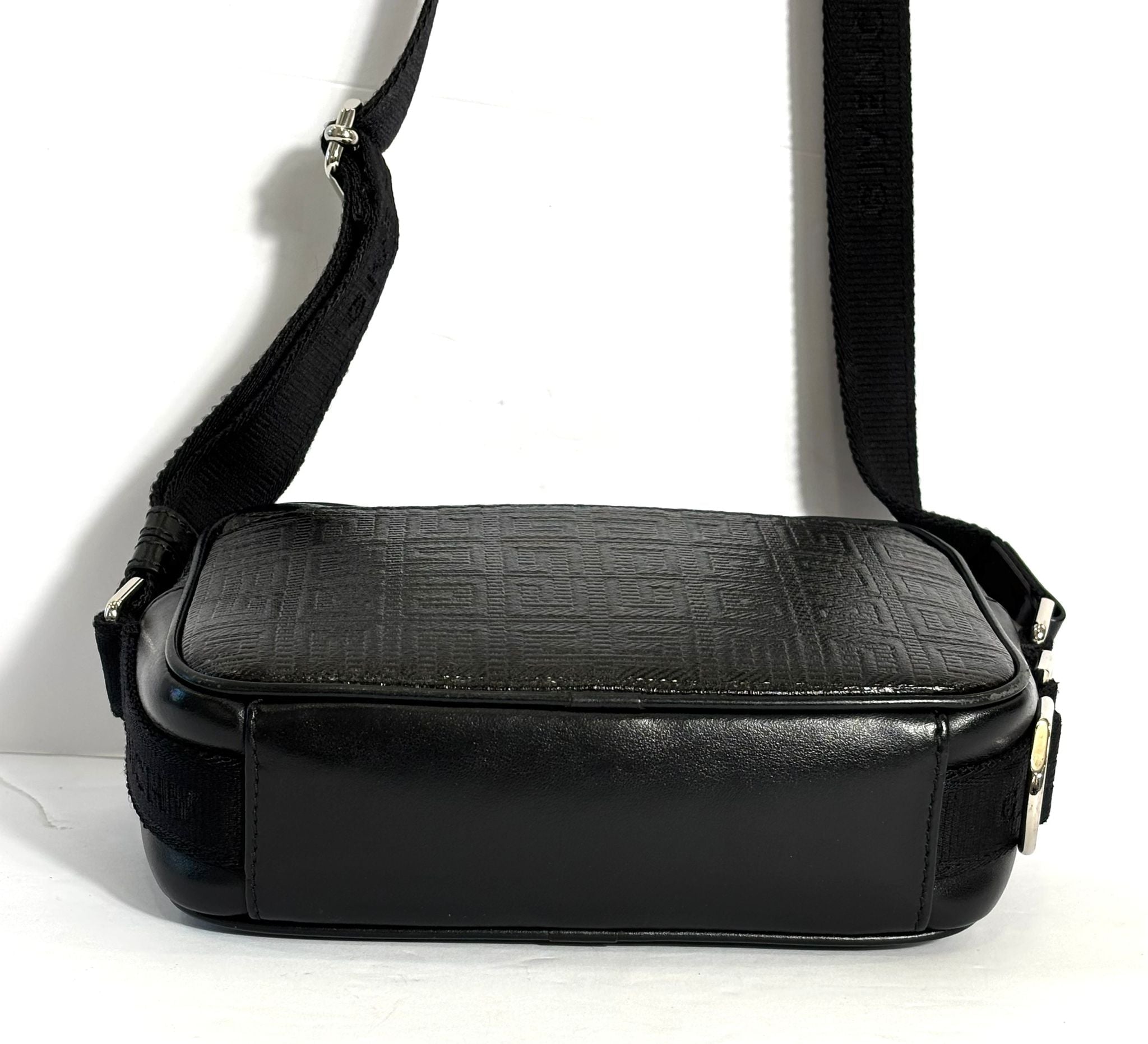 GIVENCHY CROSSBODY SHOULDER BAG