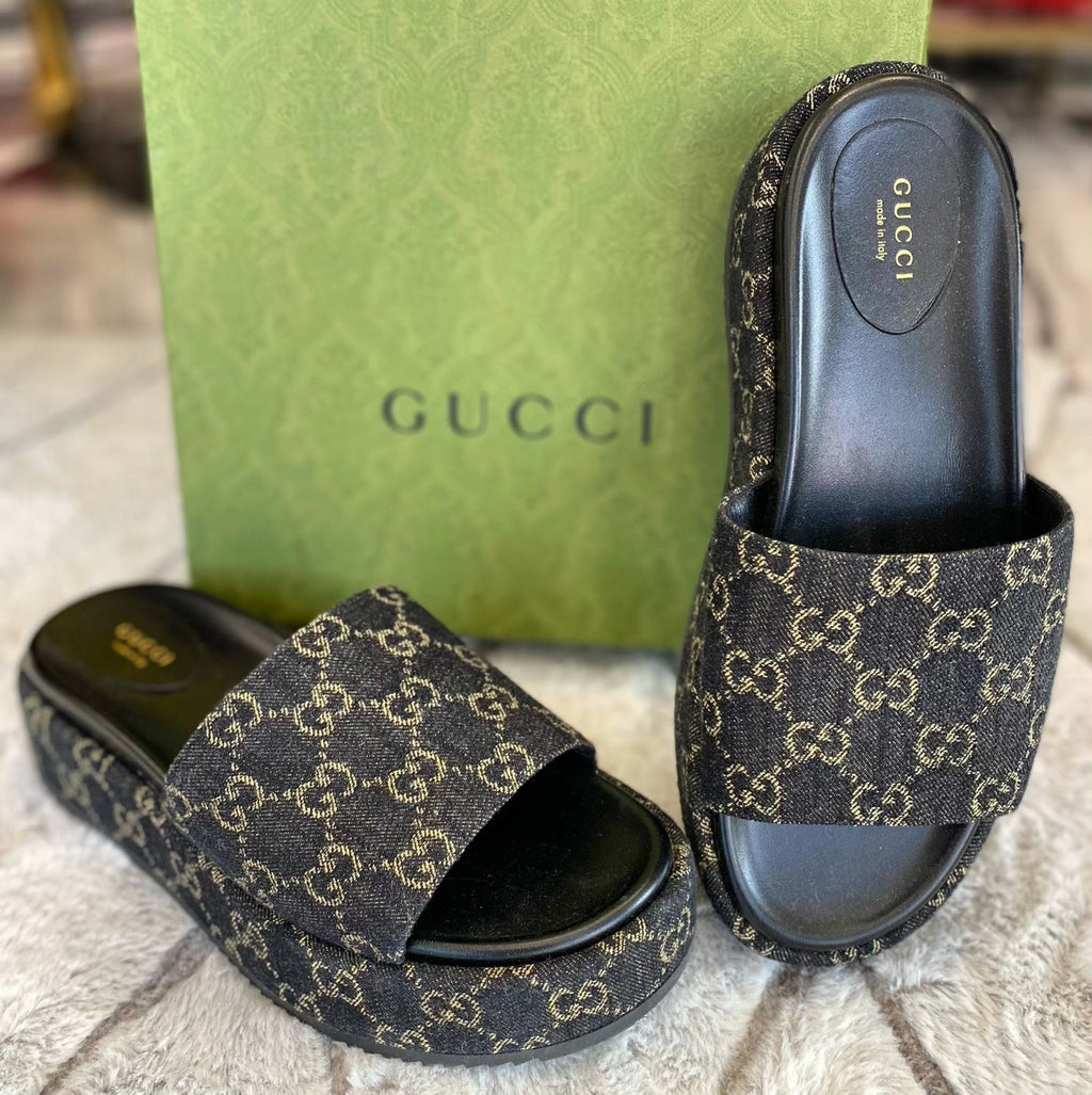GUCCI ANGELINA GG SUPREME DENIM SLIDE SANDALS