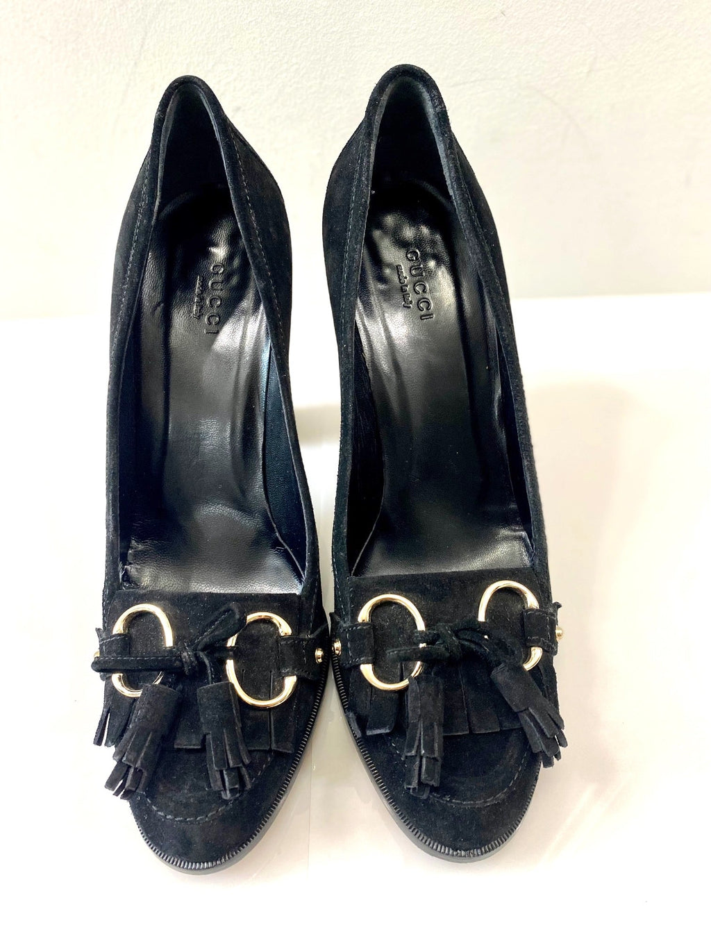GUCCI SUEDE TASSELED FRINGE LOAFER PUMPS