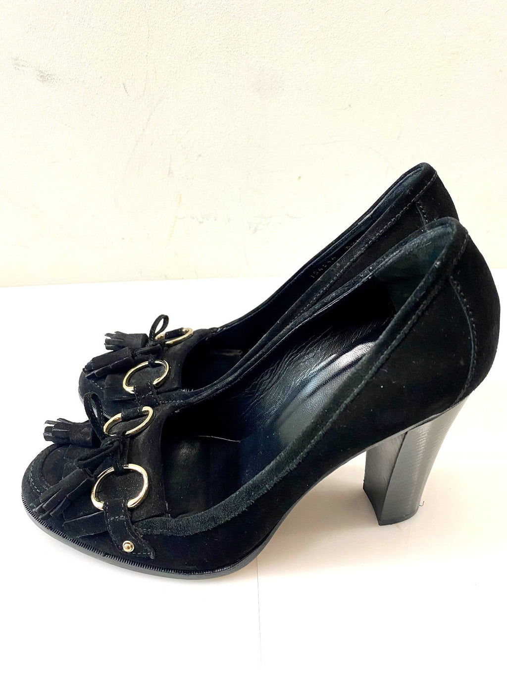 GUCCI SUEDE TASSELED FRINGE LOAFER PUMPS