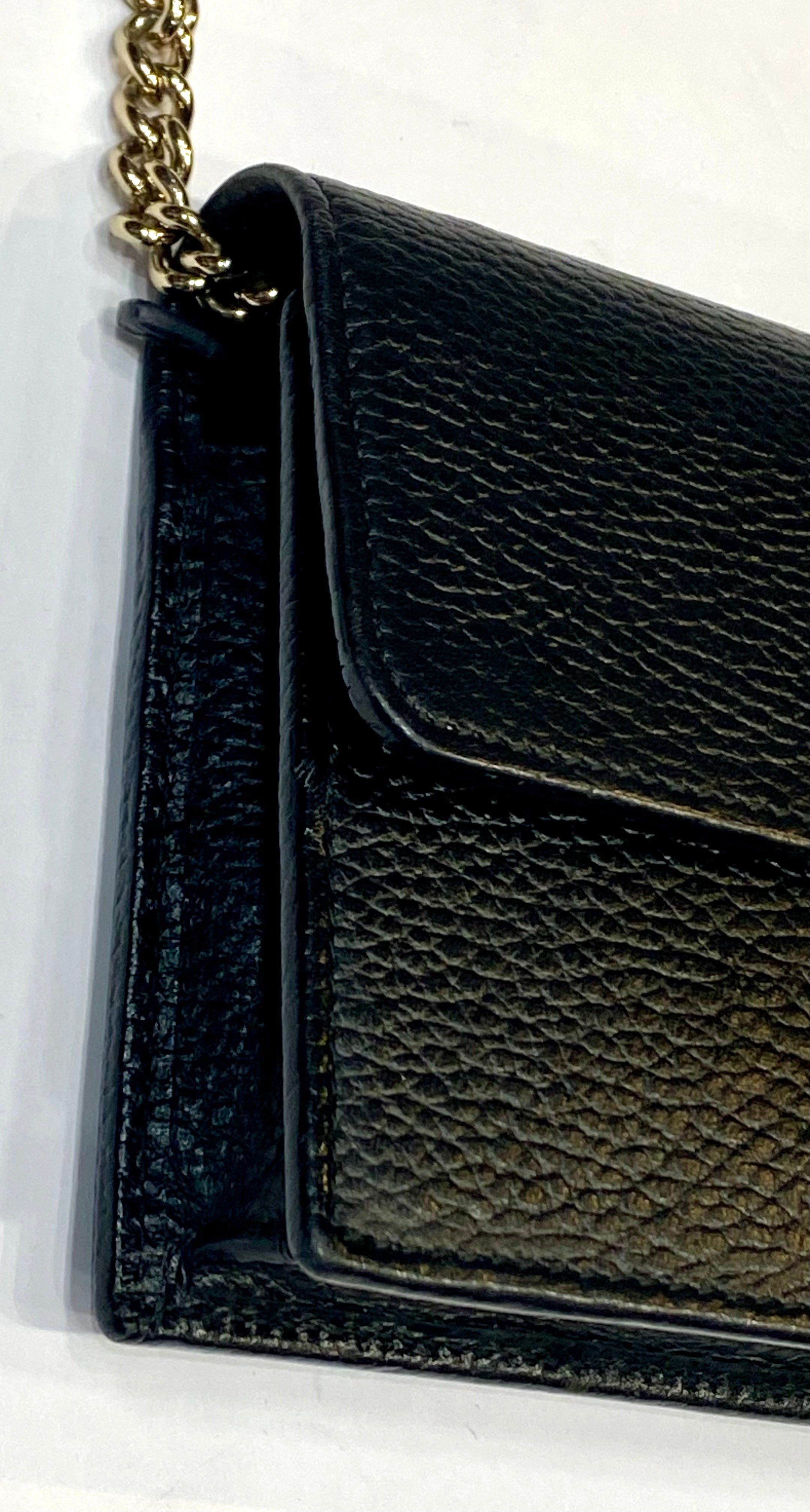 GUCCI CALFSKIN LEATHER INTERLOCKING G WALLET ON A CHAIN
