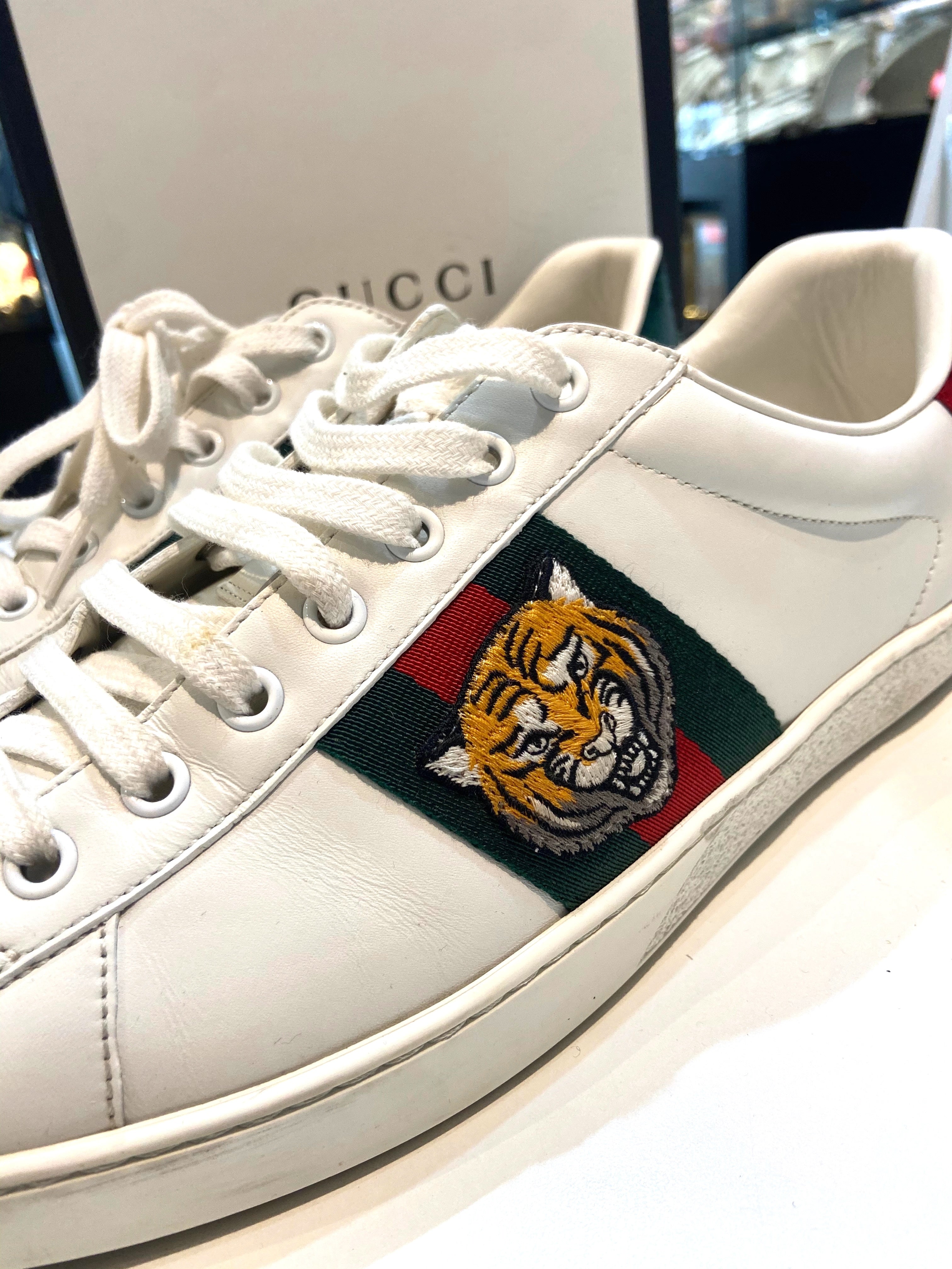 GUCCI CALFSKIN LEATHER ACE TIGER EMBROIDERED MEN'S SNEAKERS