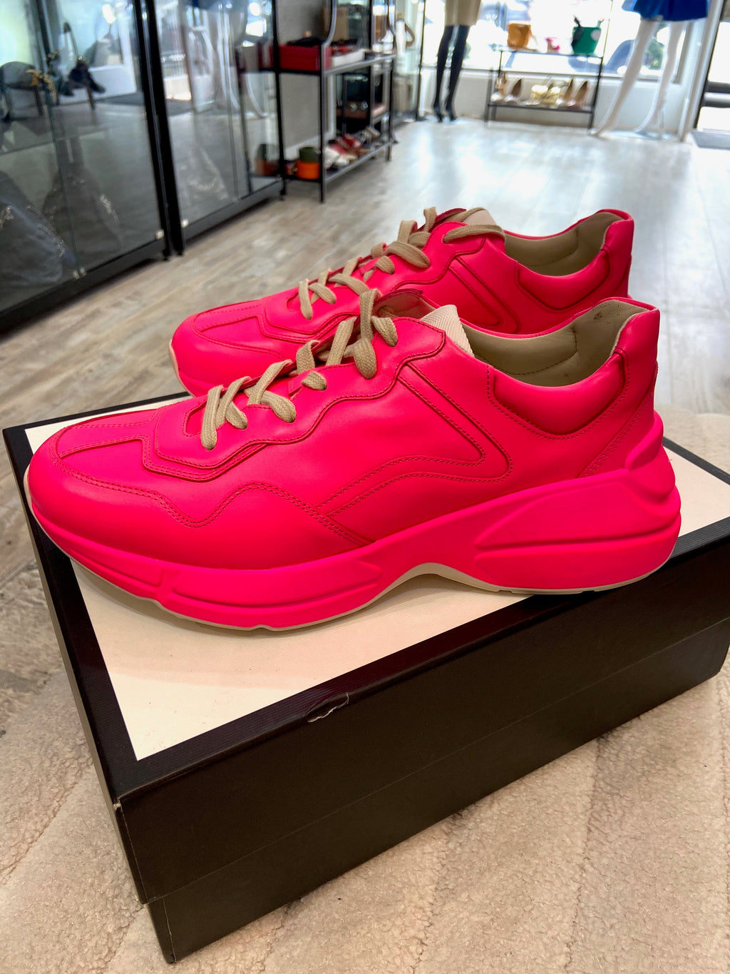 GUCCI CALFSKIN LEATHER RHYTON SNEAKERS