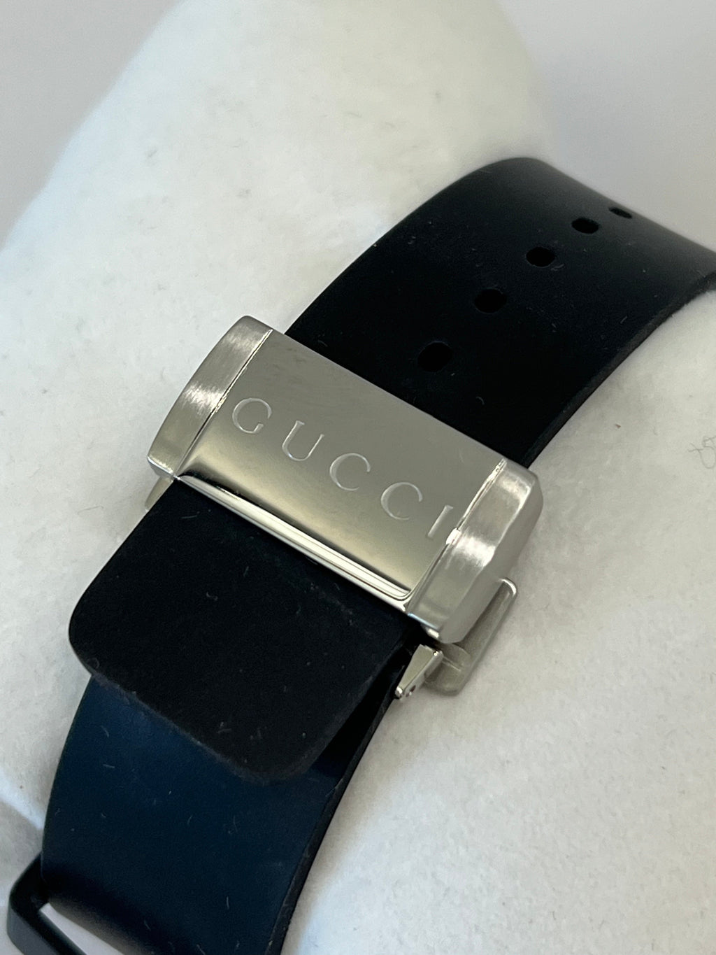 GUCCI DIVE MATTE BLACK DIAL WATCH