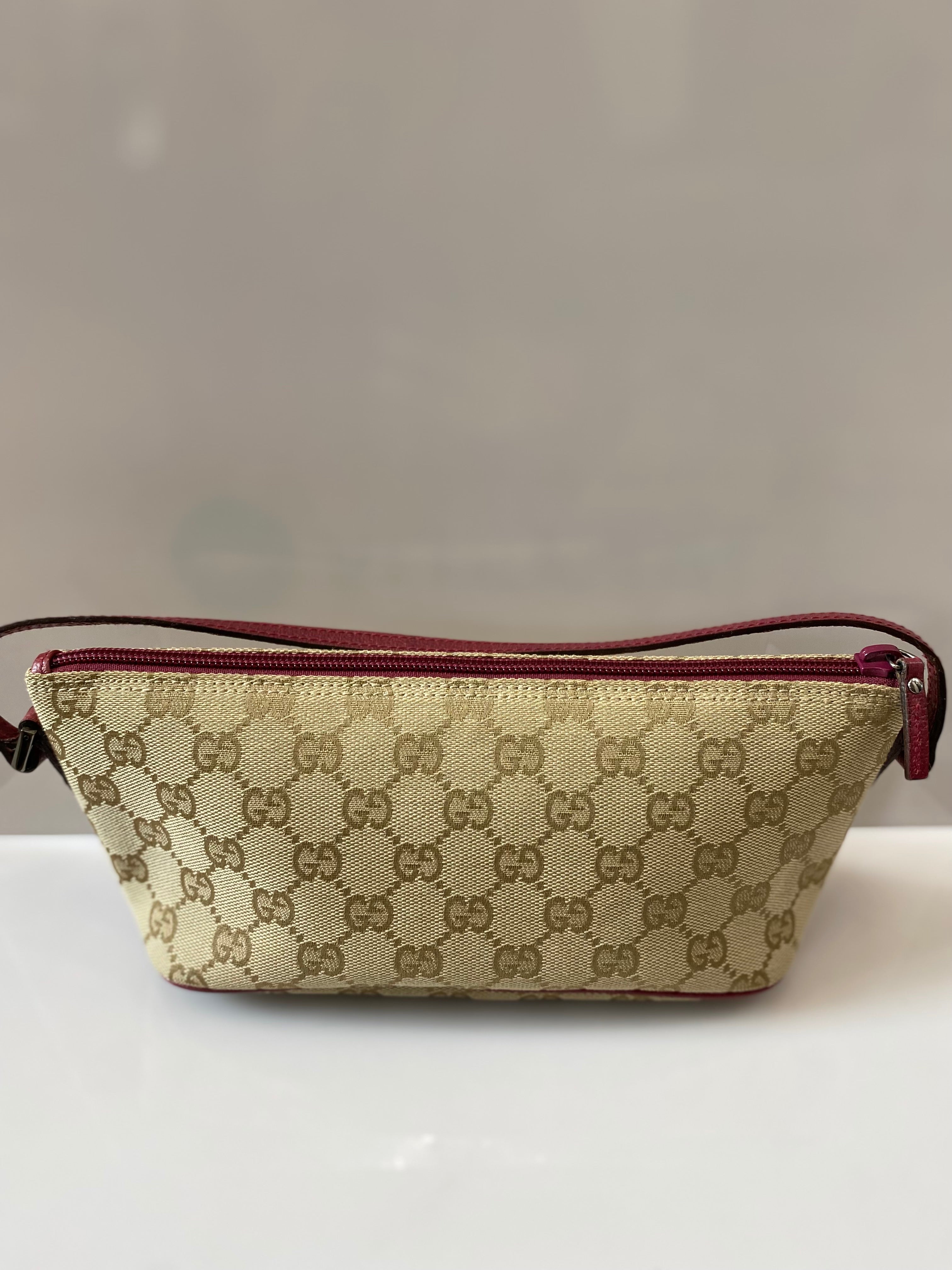 GUCCI GG CANVAS BOAT POCHETTE BAG