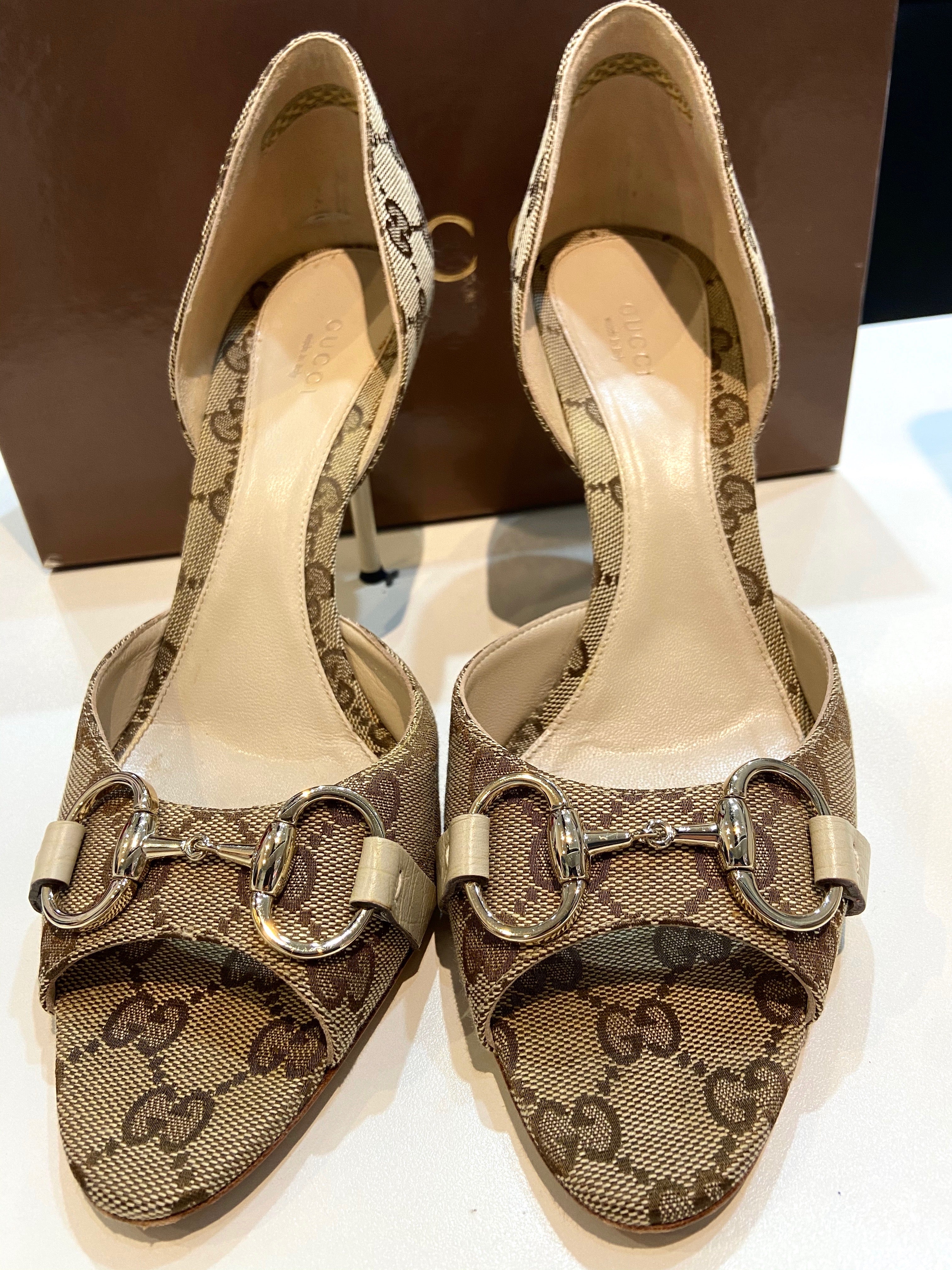 GUCCI GG HOLLYWOOD HORSEBIT D'ORSAY PEEP TOE PUMPS