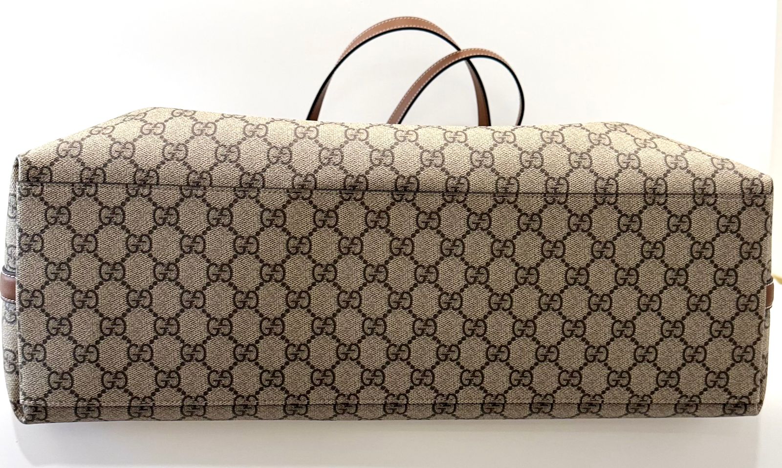 GUCCI GG MONOGRAM EMBLEM MAXI TOTE BAG