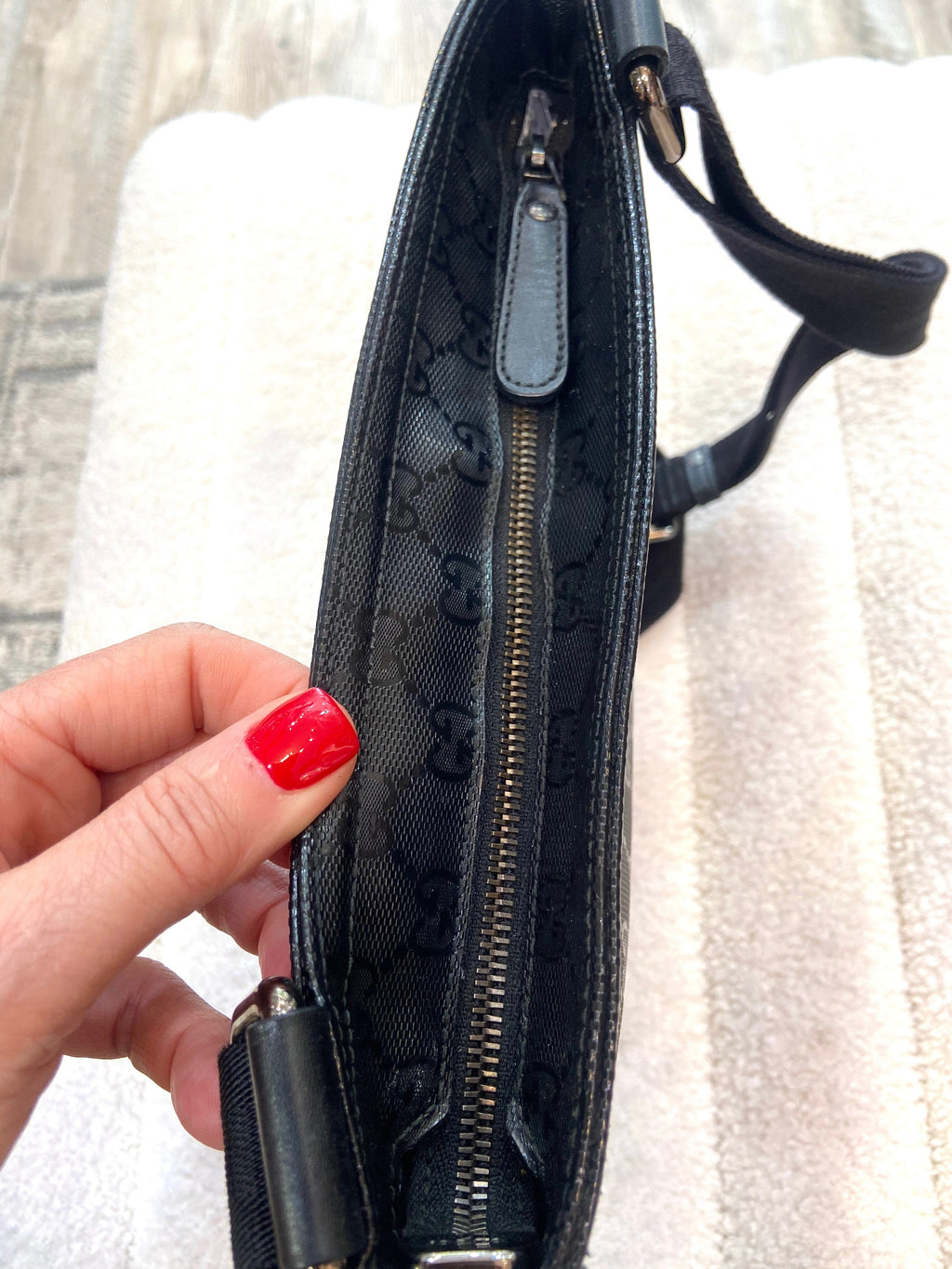 GUCCI GG IMPRIME MONOGRAM MESSENGER CROSSBODY BAG